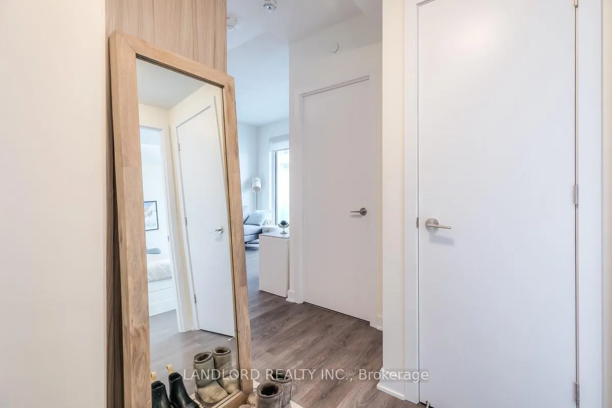 Photo 2 of Unit 1607, 2221 Yonge Street, Toronto, Mount Pleasant West — HOMEH