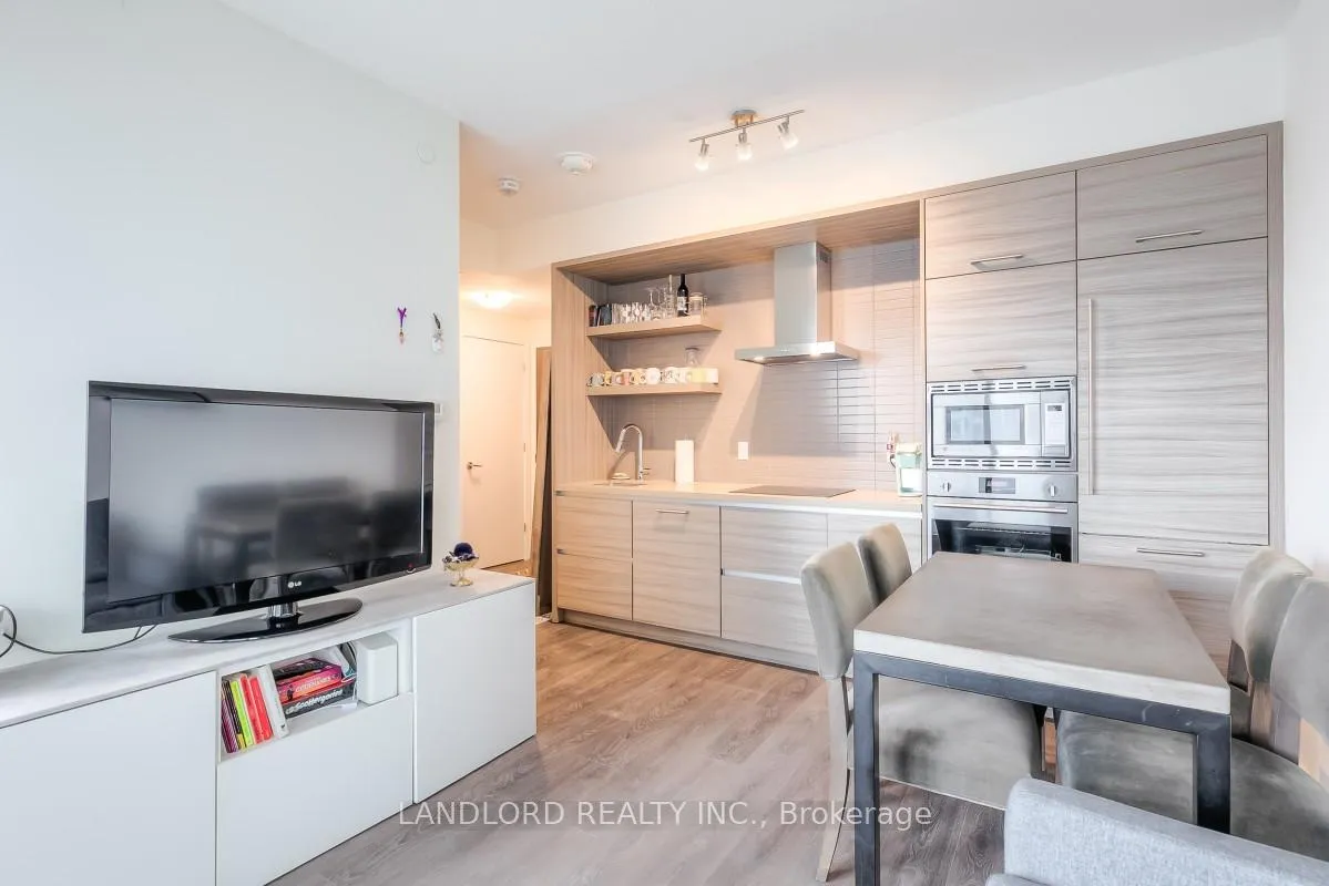 Photo 8 of Unit 1607, 2221 Yonge Street, Toronto, Mount Pleasant West — HOMEH