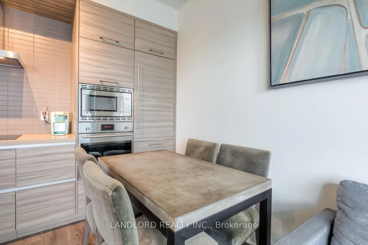 Photo 9 of Unit 1607, 2221 Yonge Street, Toronto, Mount Pleasant West — HOMEH