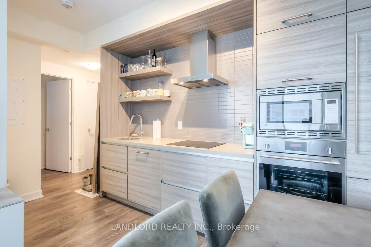 Photo 10 of Unit 1607, 2221 Yonge Street, Toronto, Mount Pleasant West — HOMEH