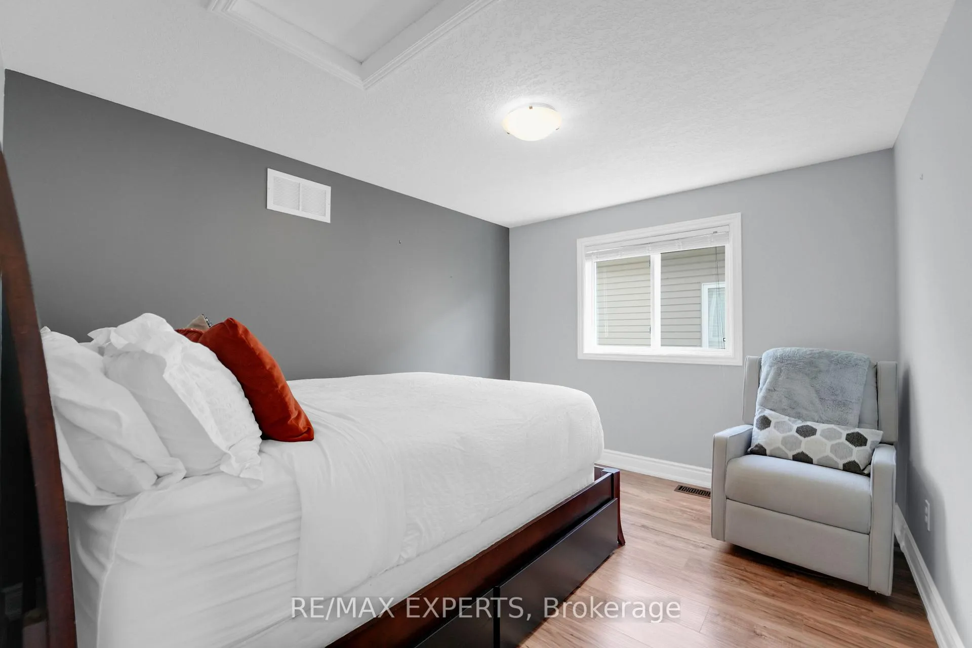 Photo 20 of 80 Shephard Avenue, New Tecumseth, Alliston — HOMEH