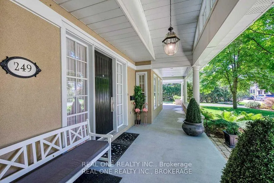 Photo 2 of 249 Poplar Drive, Oakville, Morrison — HOMEH