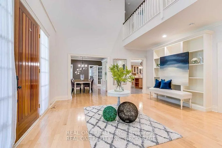 Photo 3 of 249 Poplar Drive, Oakville, Morrison — HOMEH