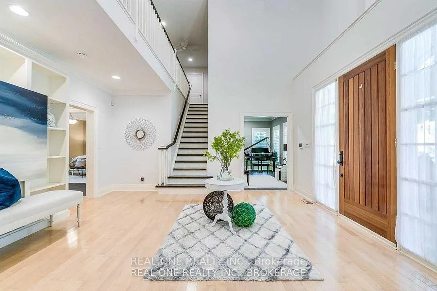 Photo 4 of 249 Poplar Drive, Oakville, Morrison — HOMEH