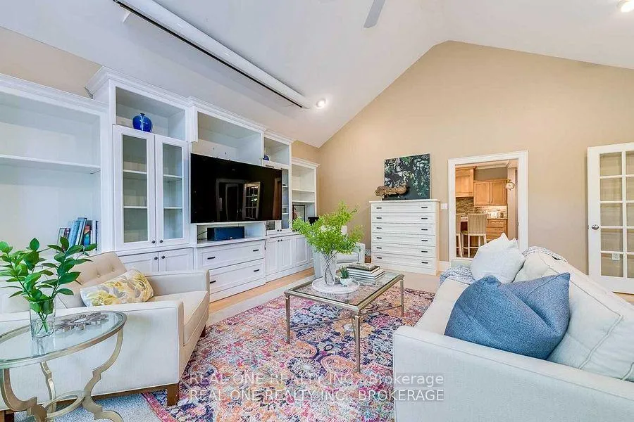 Photo 7 of 249 Poplar Drive, Oakville, Morrison — HOMEH