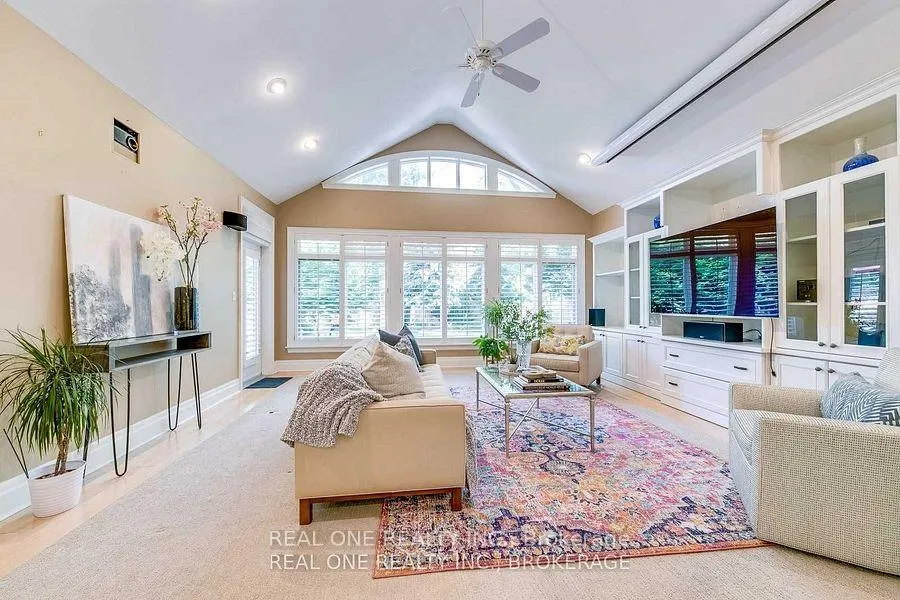 Photo 8 of 249 Poplar Drive, Oakville, Morrison — HOMEH