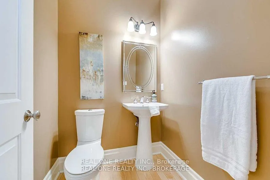 Photo 19 of 249 Poplar Drive, Oakville, Morrison — HOMEH