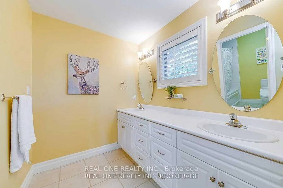 Photo 23 of 249 Poplar Drive, Oakville, Morrison — HOMEH