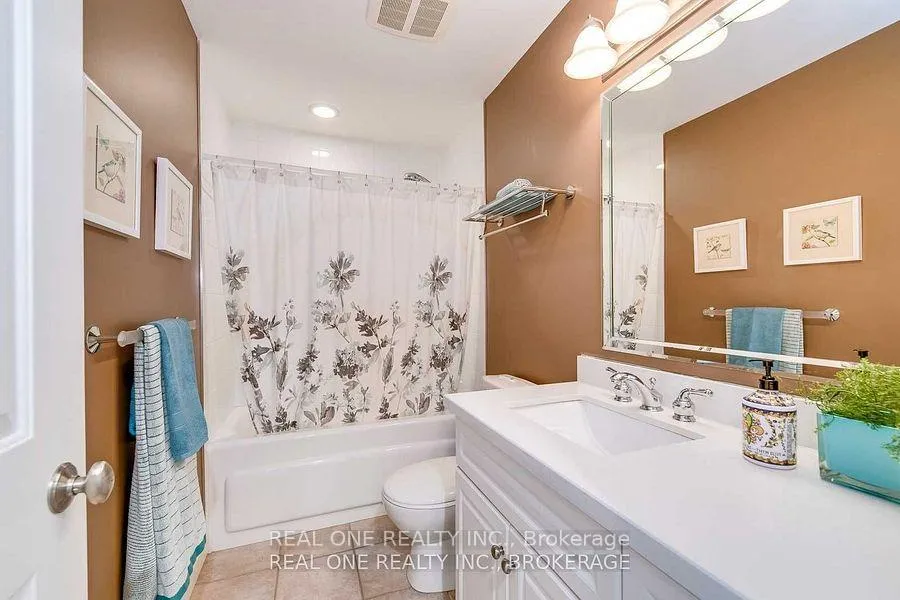 Photo 28 of 249 Poplar Drive, Oakville, Morrison — HOMEH