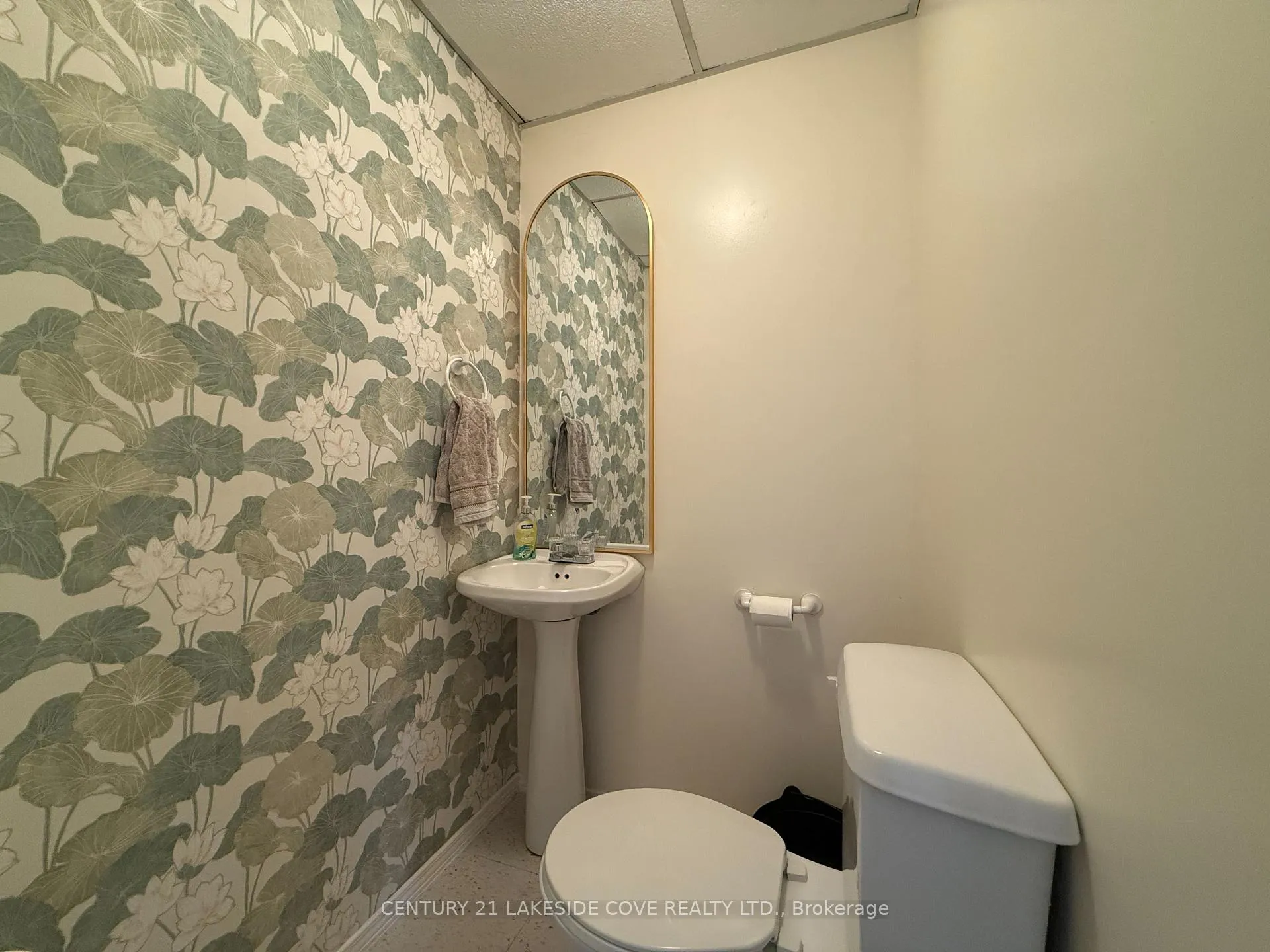 Photo 33 of 3976 Woodland Drive, Ramara, Rural Ramara — HOMEH
