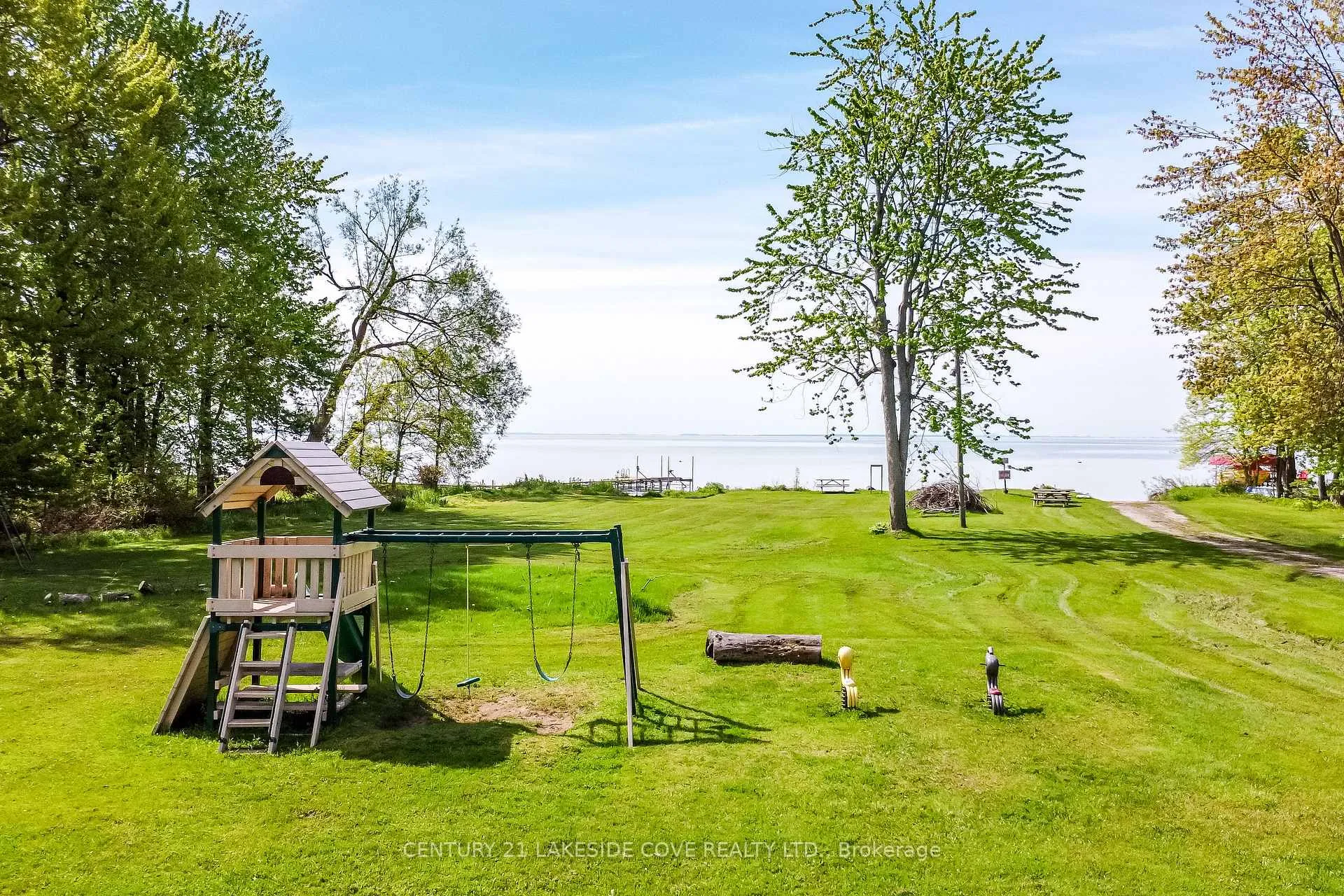Photo 37 of 3976 Woodland Drive, Ramara, Rural Ramara — HOMEH