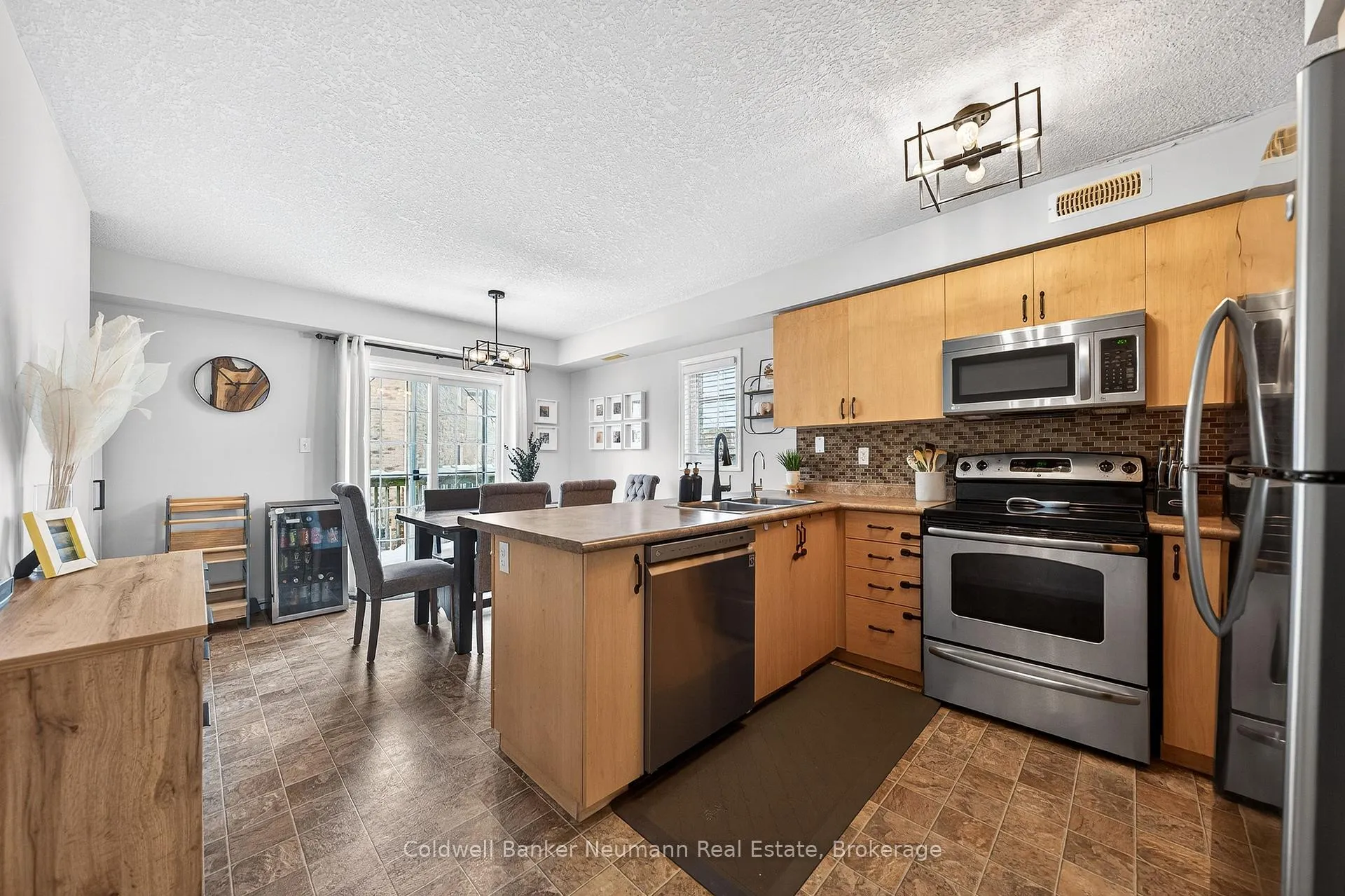 Photo 9 of Unit 107, 35 Mountford Drive, Guelph, Grange Road — HOMEH