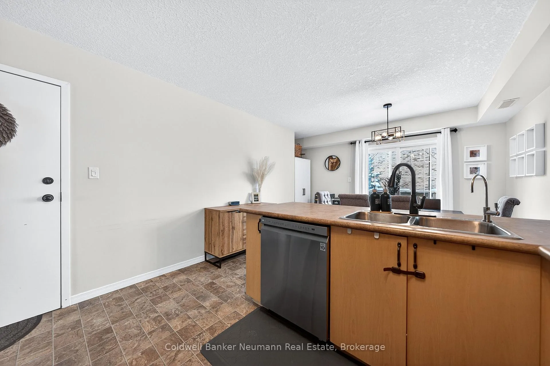 Photo 12 of Unit 107, 35 Mountford Drive, Guelph, Grange Road — HOMEH