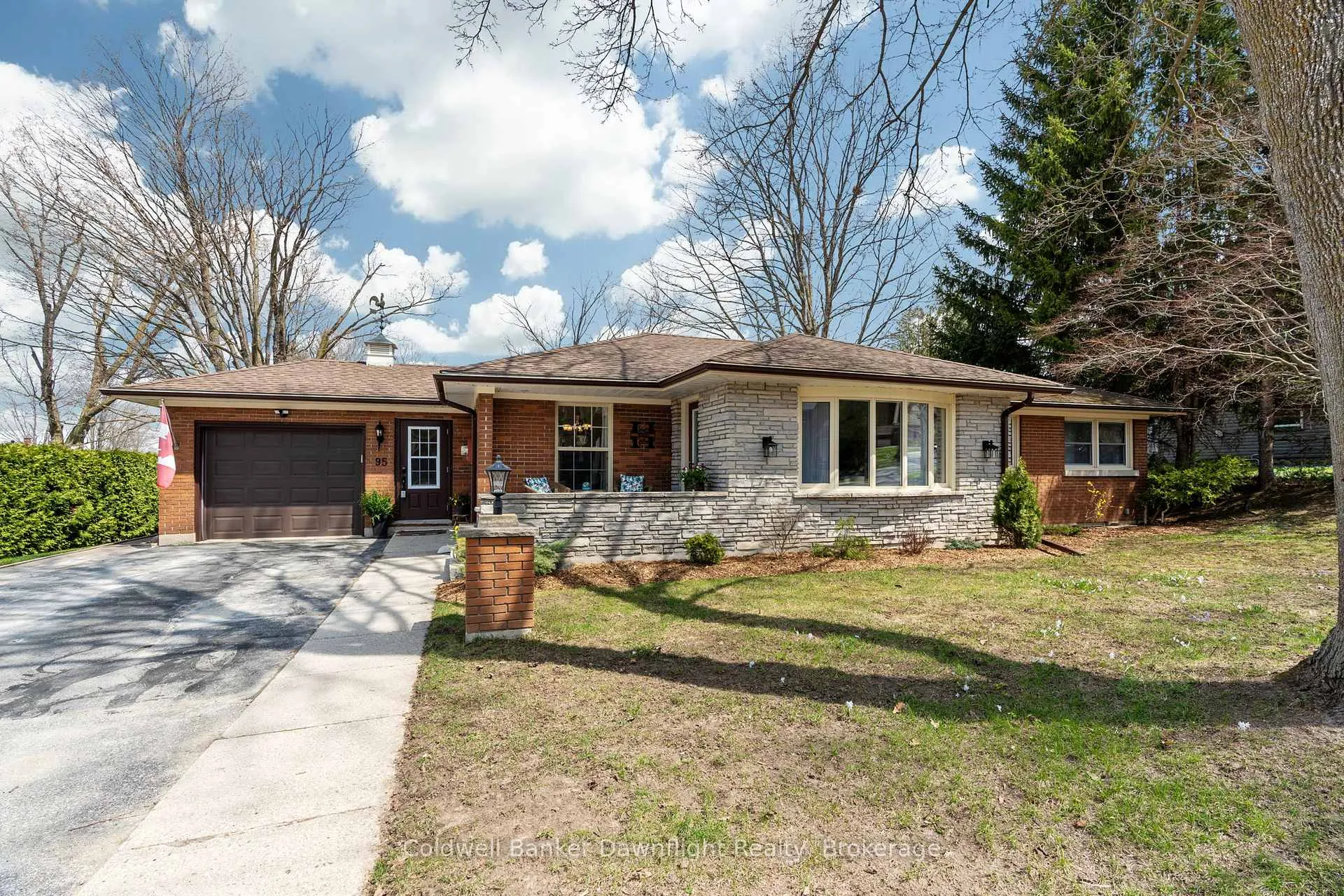Photo 2 of 95 Patrick Street E, North Huron, Wingham — HOMEH