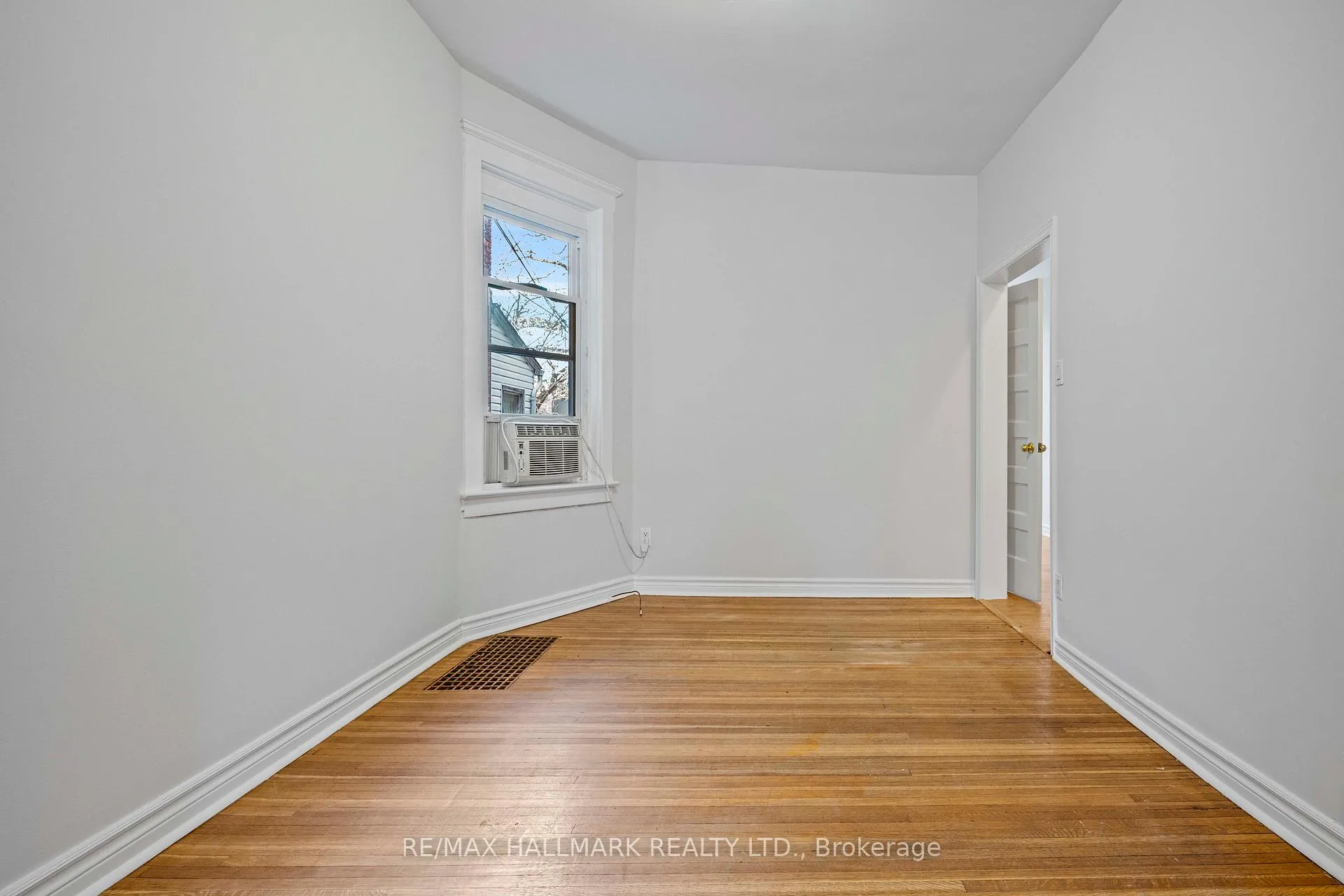 Photo 14 of Unit Main, 167 Heward Avenue, Toronto, South Riverdale — HOMEH