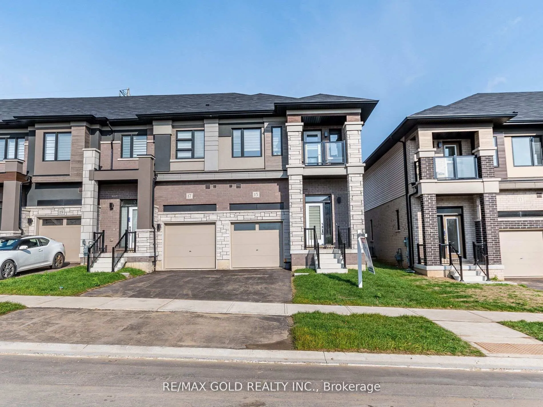 Photo 2 of 15 George Brier Drive W, Brant, Paris — HOMEH