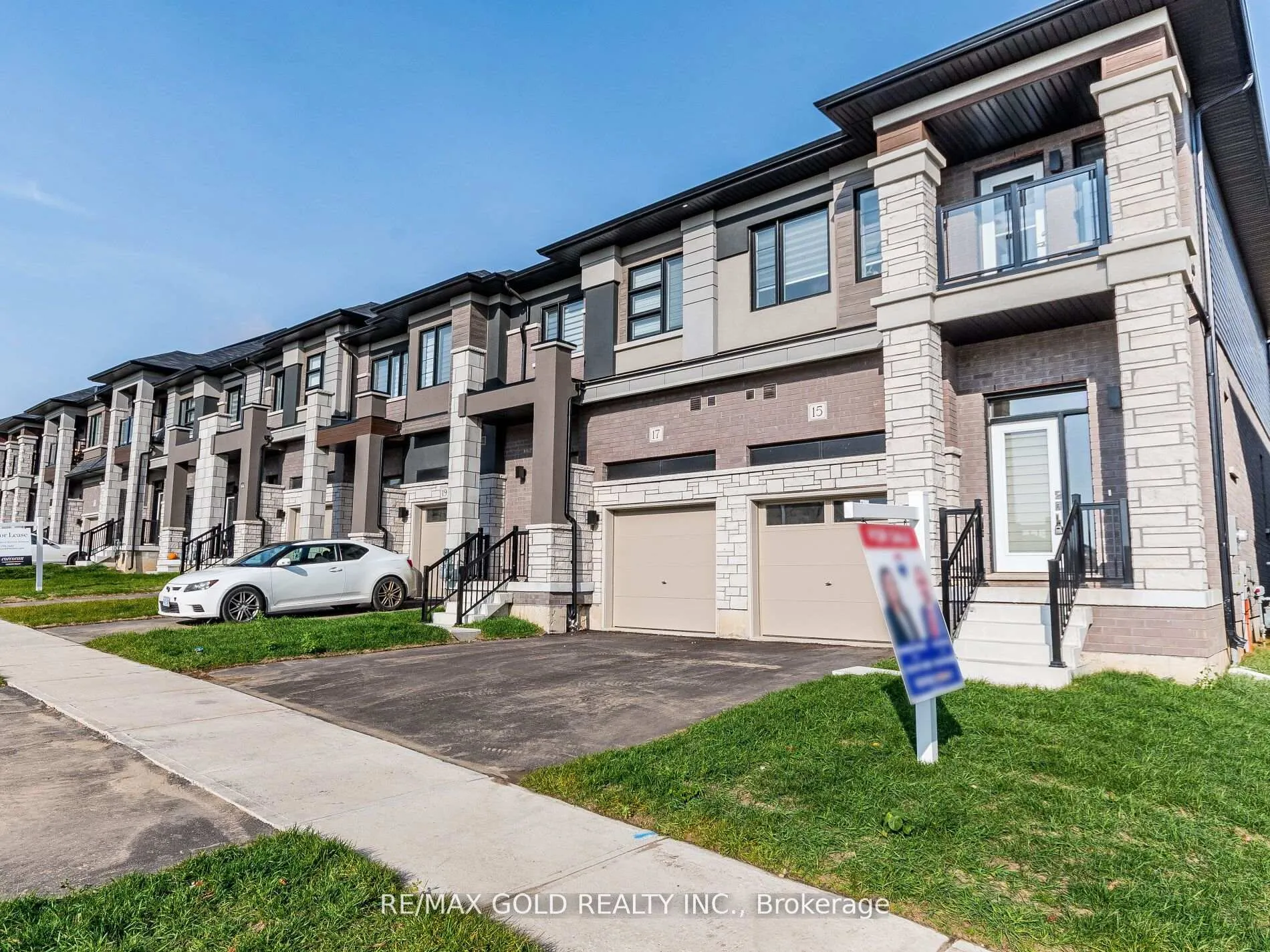 Photo 3 of 15 George Brier Drive W, Brant, Paris — HOMEH