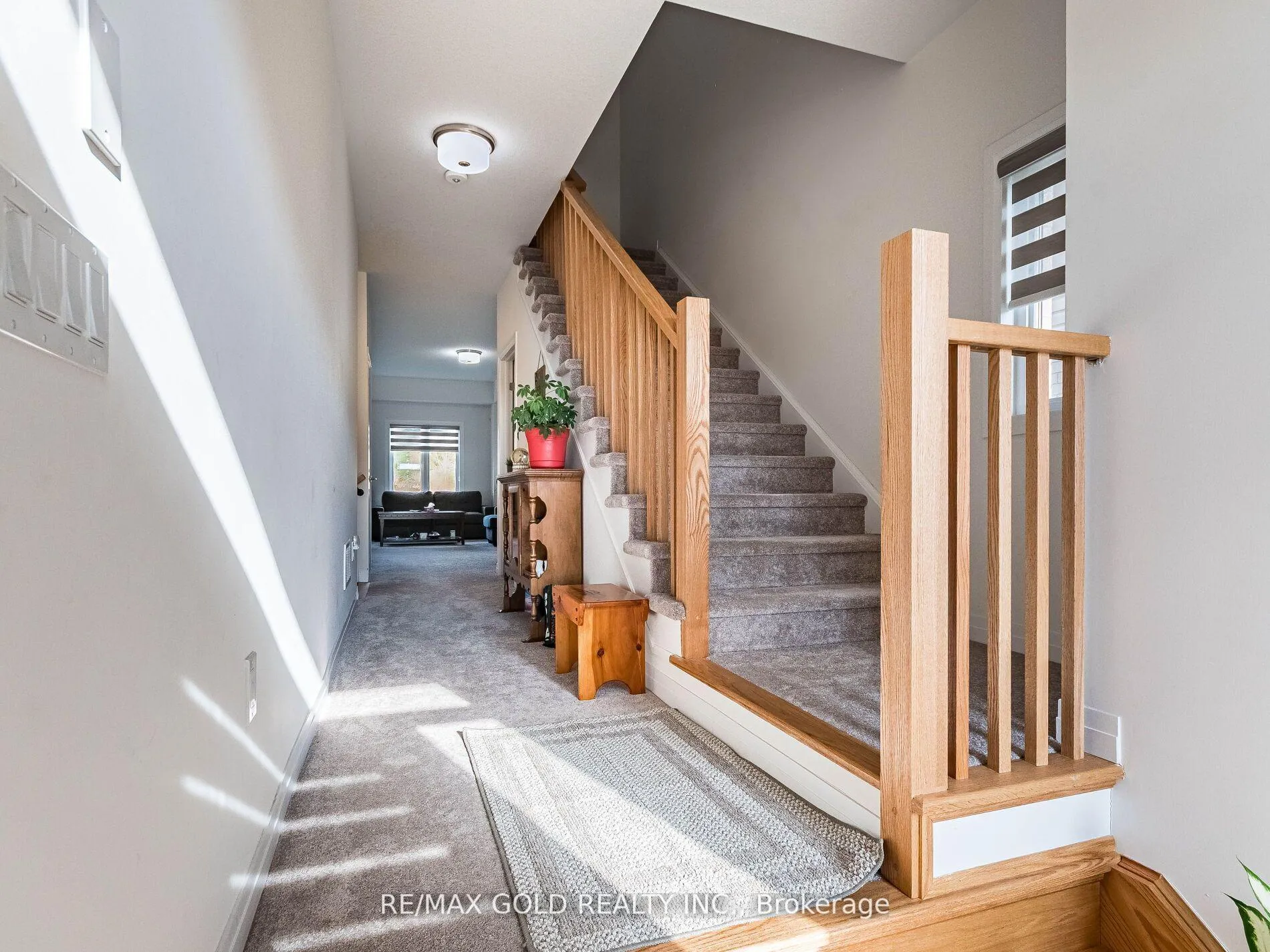 Photo 4 of 15 George Brier Drive W, Brant, Paris — HOMEH
