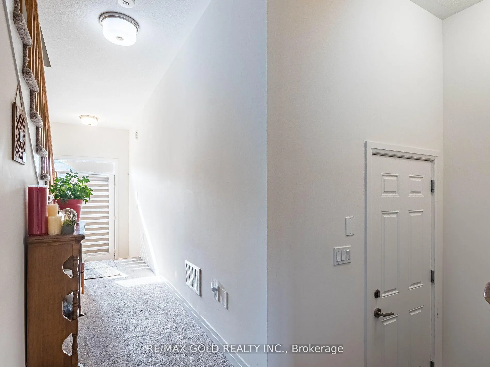 Photo 5 of 15 George Brier Drive W, Brant, Paris — HOMEH