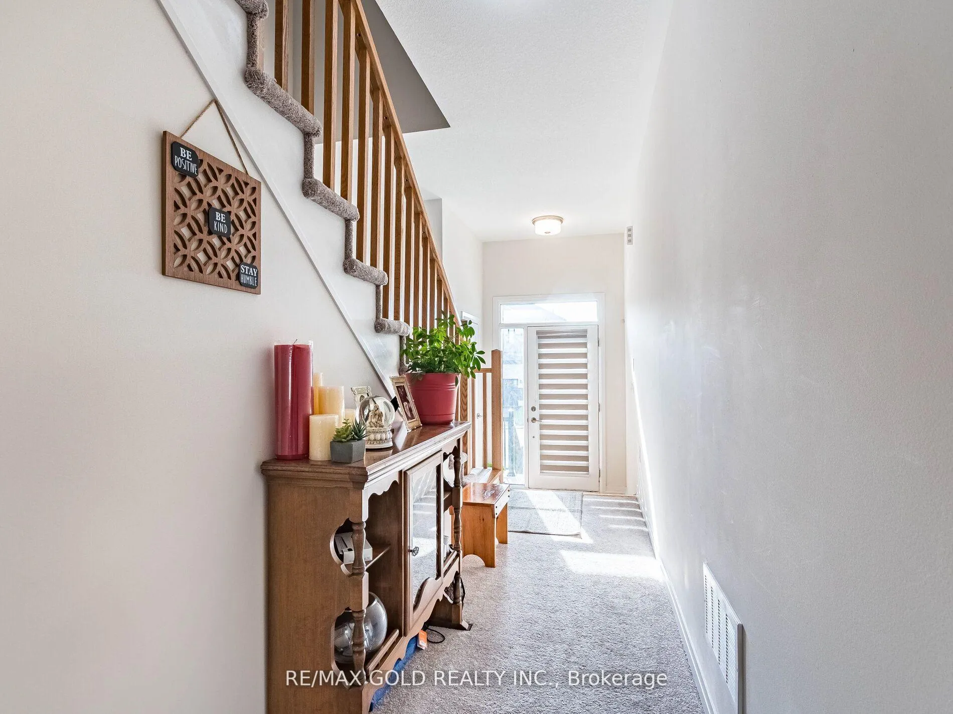 Photo 6 of 15 George Brier Drive W, Brant, Paris — HOMEH