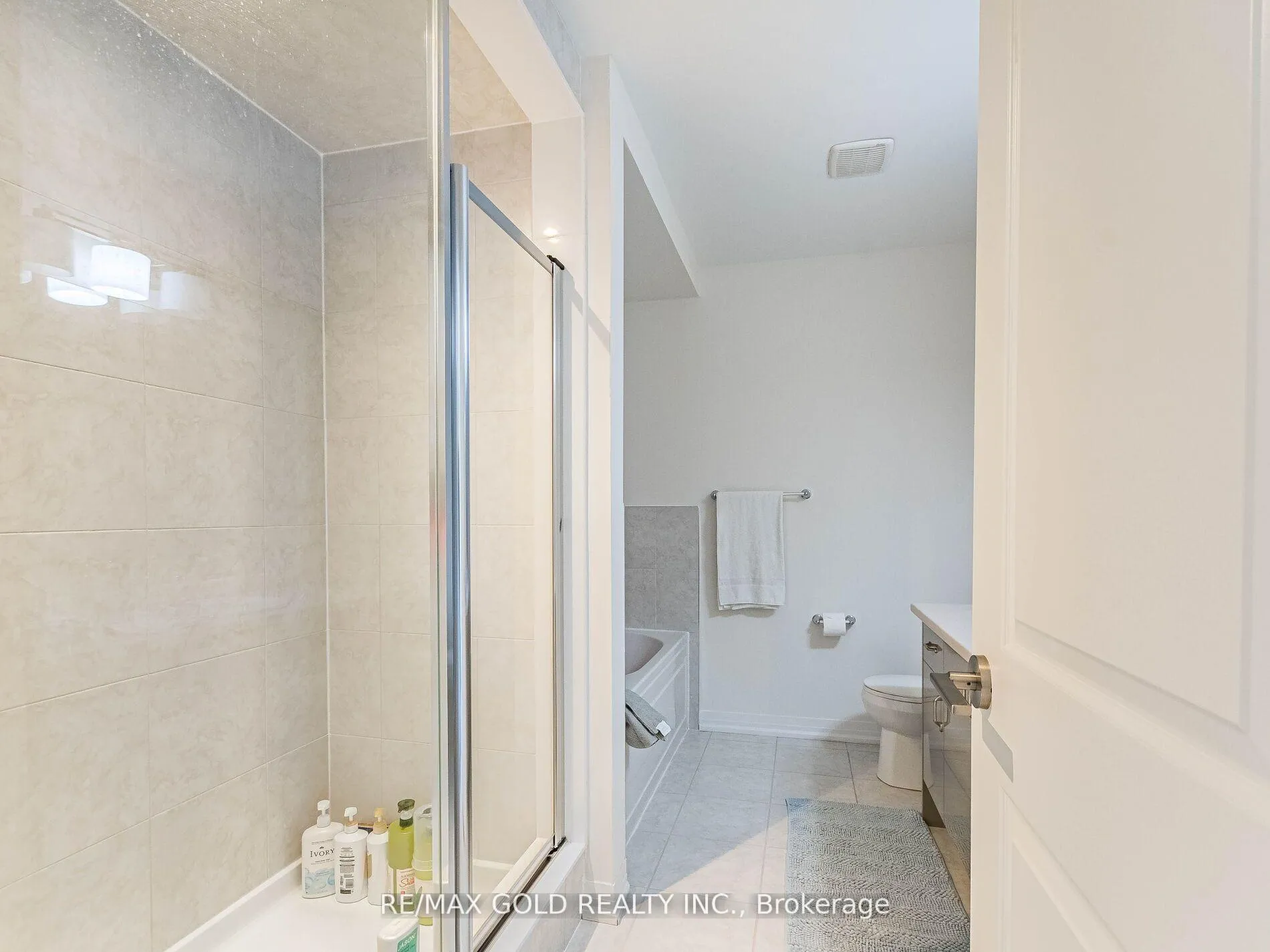 Photo 25 of 15 George Brier Drive W, Brant, Paris — HOMEH