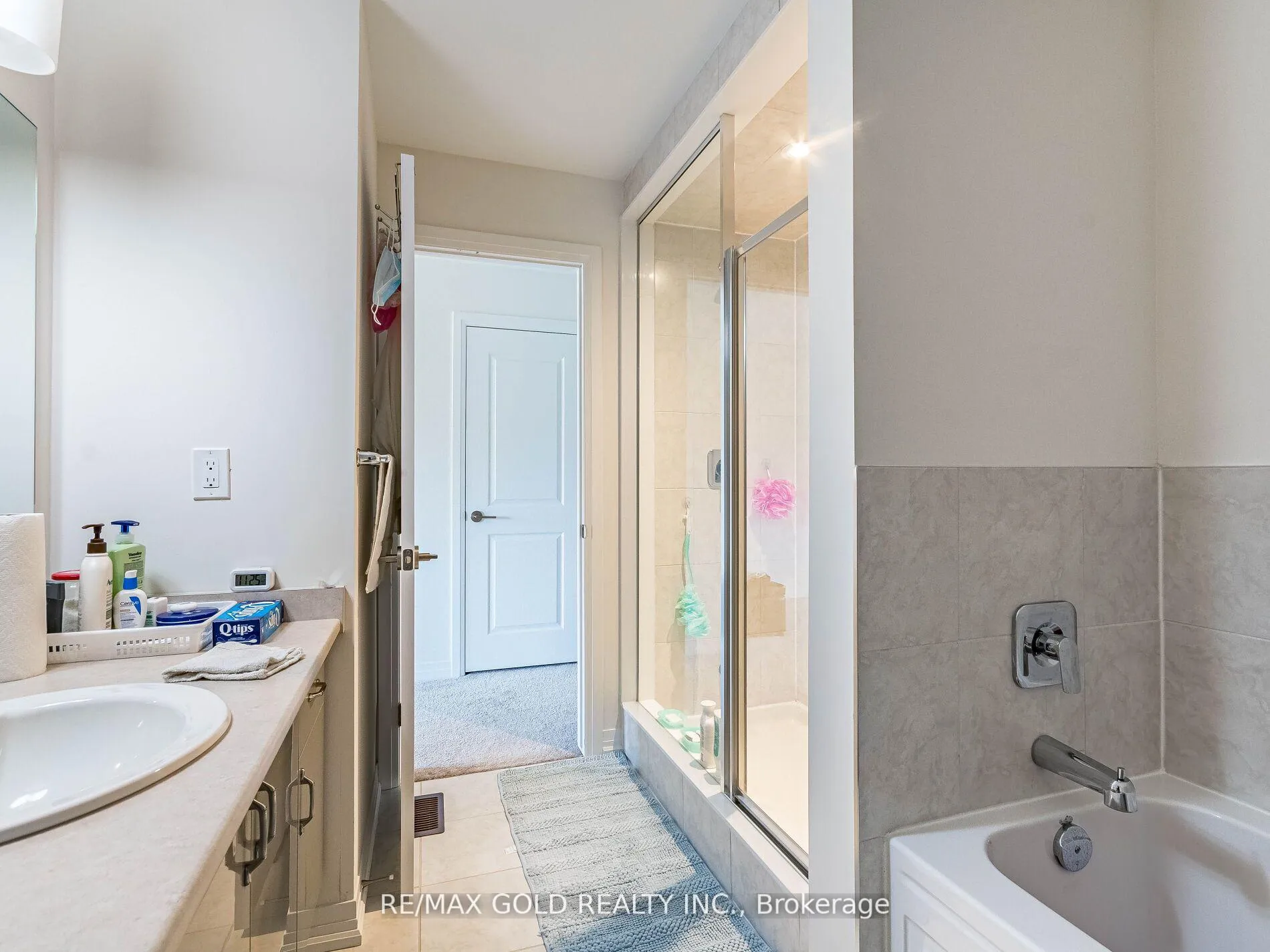 Photo 26 of 15 George Brier Drive W, Brant, Paris — HOMEH