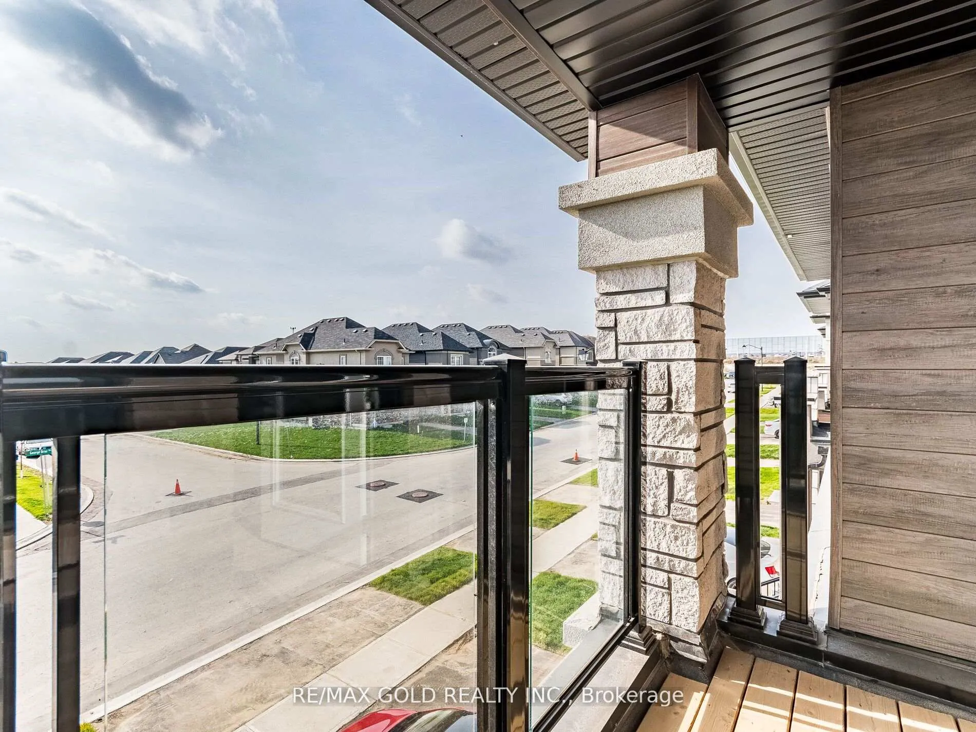 Photo 32 of 15 George Brier Drive W, Brant, Paris — HOMEH