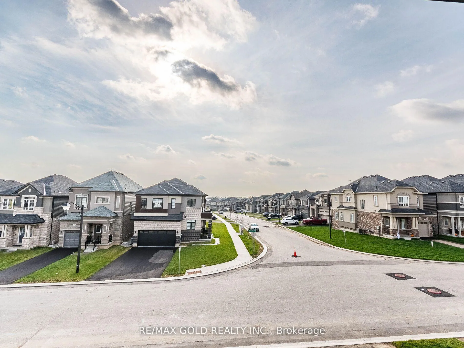 Photo 33 of 15 George Brier Drive W, Brant, Paris — HOMEH
