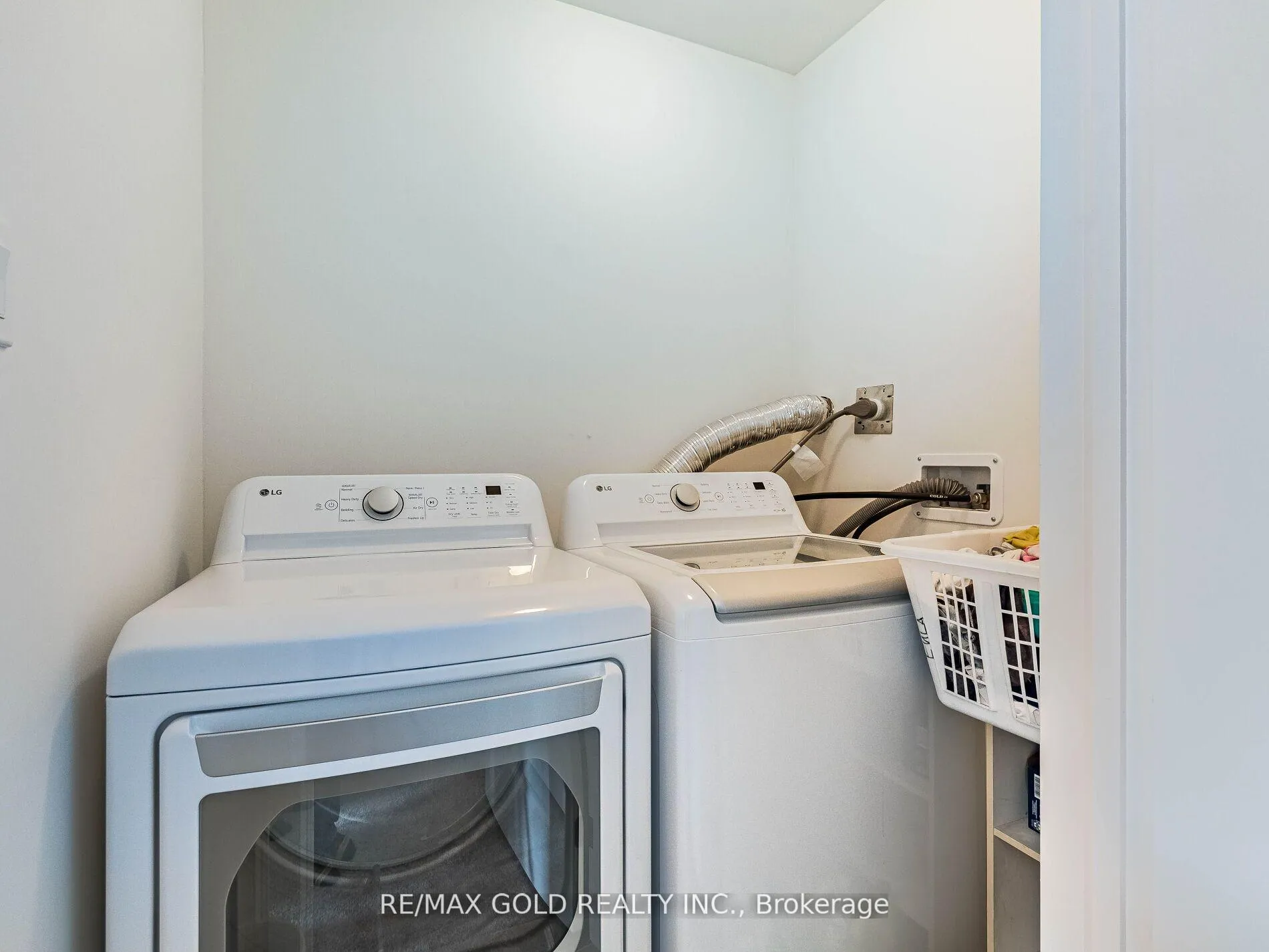 Photo 37 of 15 George Brier Drive W, Brant, Paris — HOMEH
