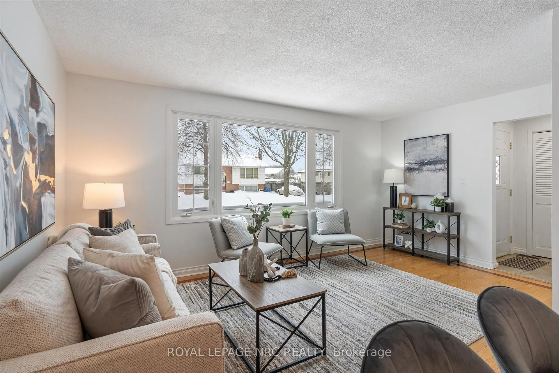 Photo 4 of 7952 Tad Street, Niagara Falls, West Wood — HOMEH