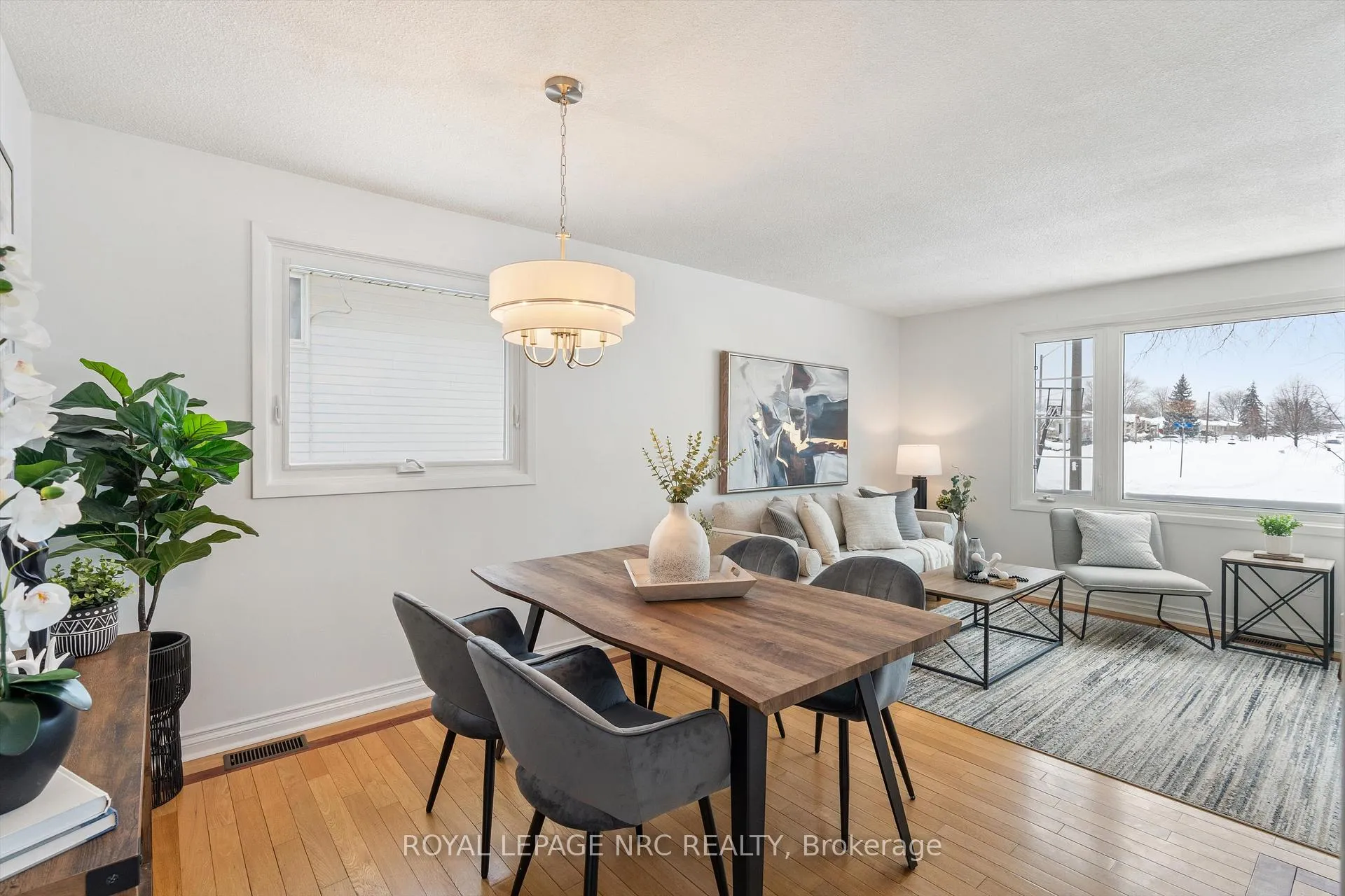 Photo 8 of 7952 Tad Street, Niagara Falls, West Wood — HOMEH
