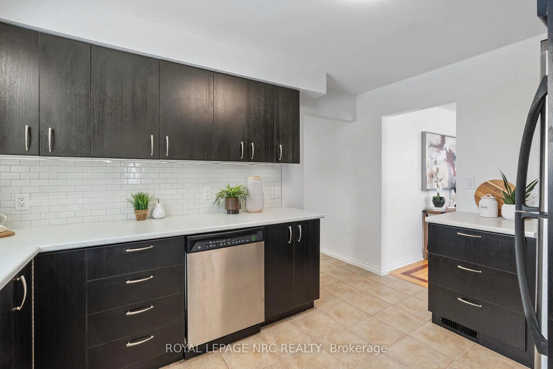 Photo 13 of 7952 Tad Street, Niagara Falls, West Wood — HOMEH
