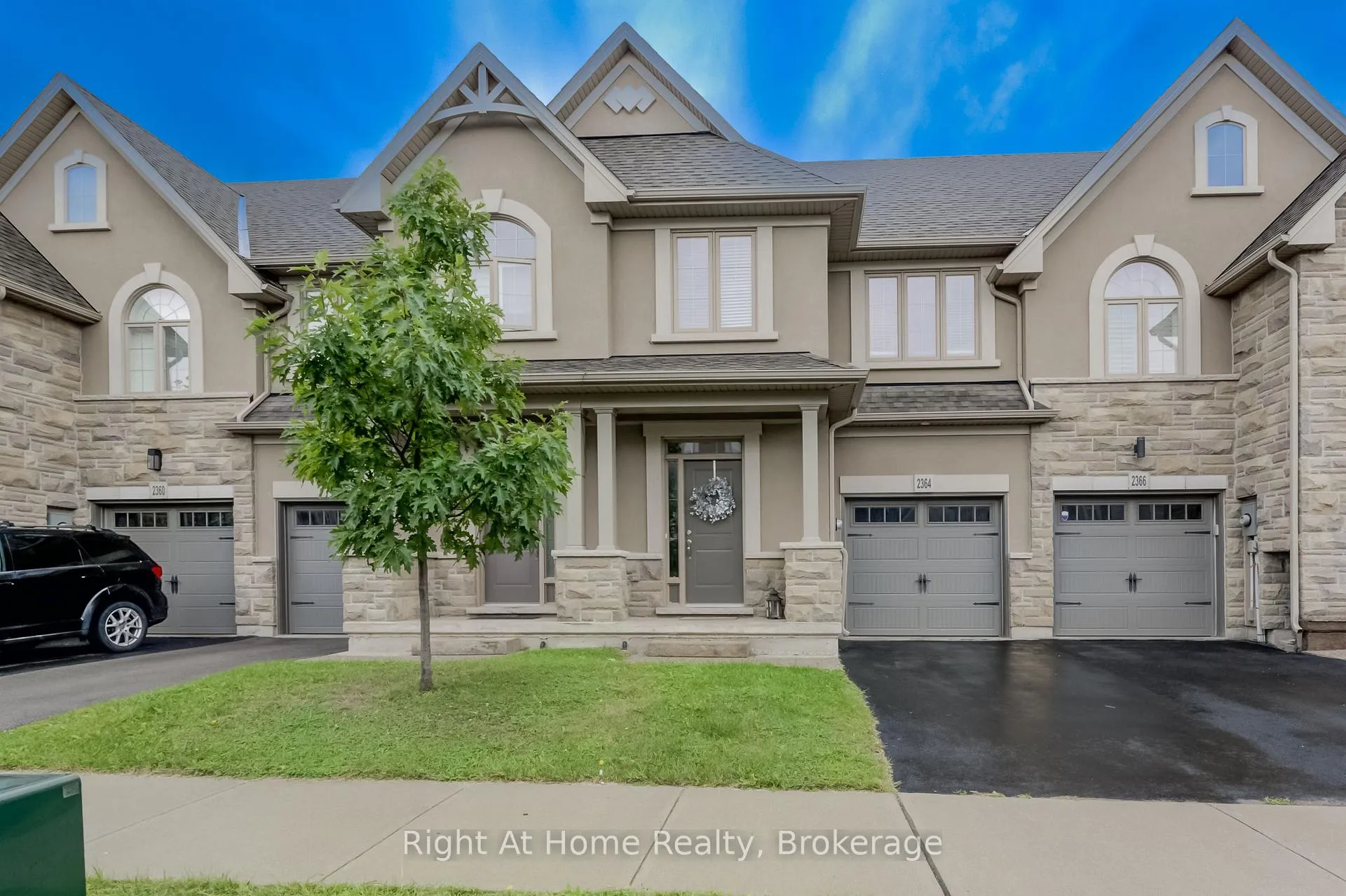 Photo 1 of 2364 Natasha Circle, Oakville, Bronte Creek — HOMEH
