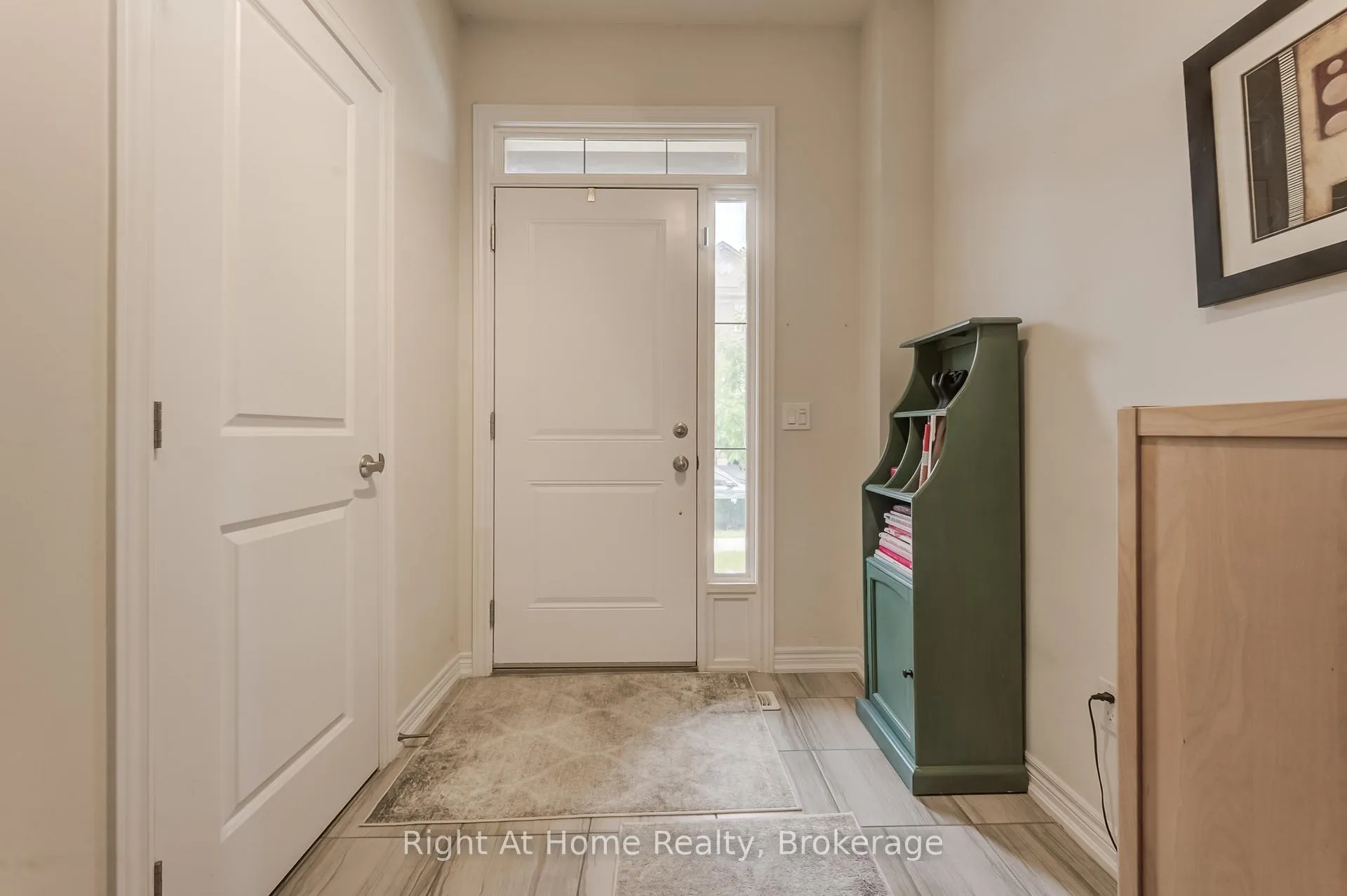 Photo 2 of 2364 Natasha Circle, Oakville, Bronte Creek — HOMEH