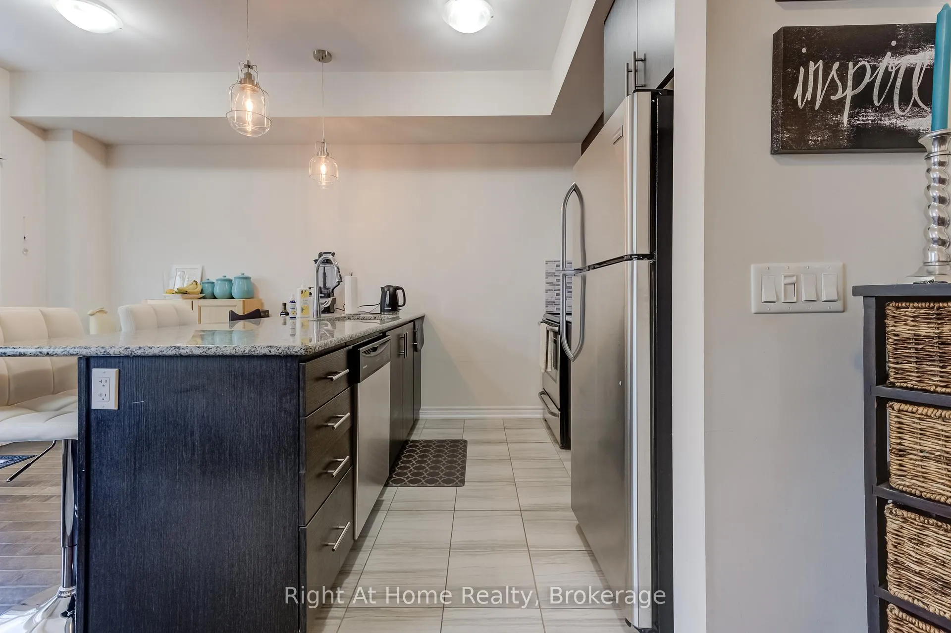 Photo 7 of 2364 Natasha Circle, Oakville, Bronte Creek — HOMEH