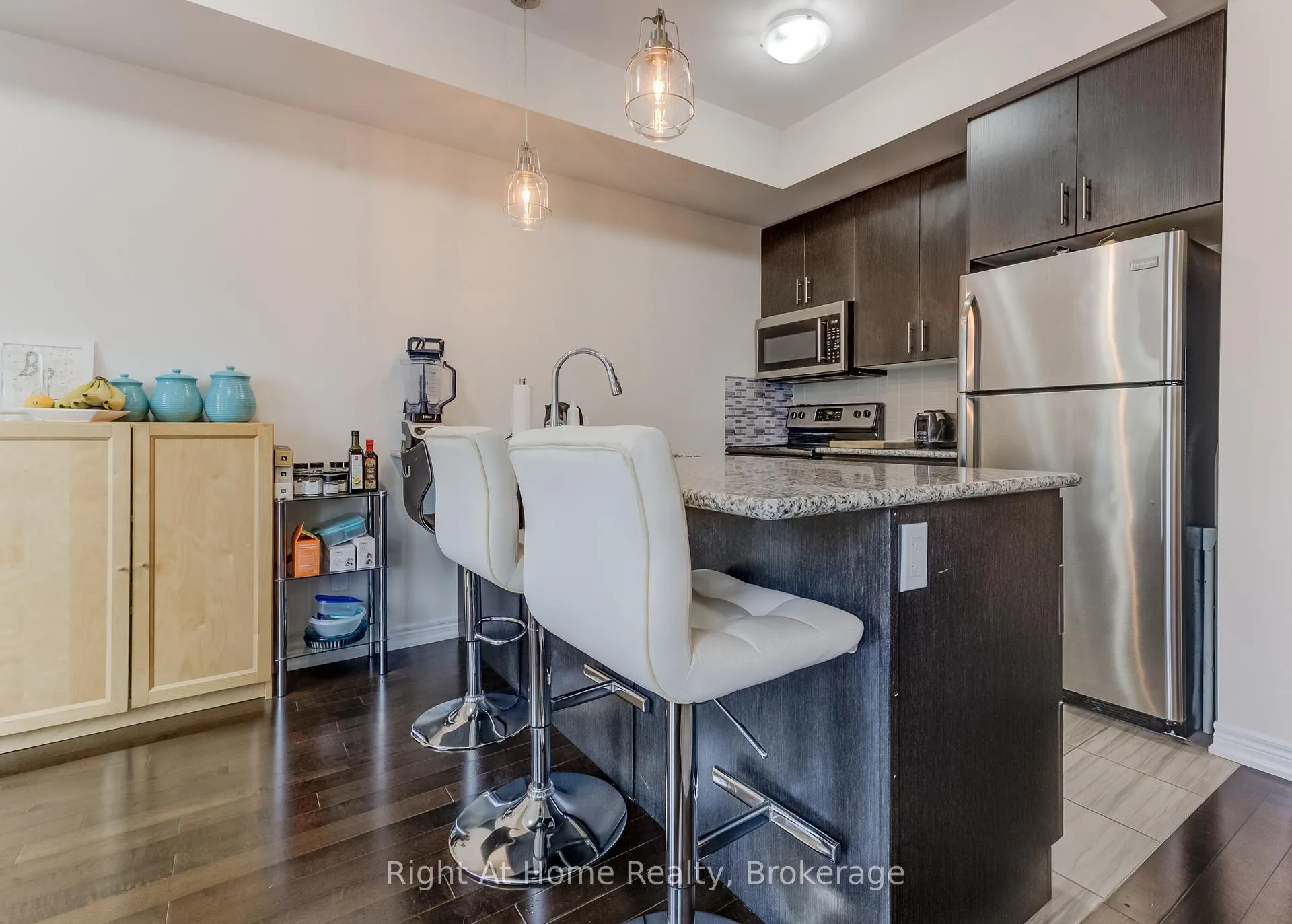 Photo 15 of 2364 Natasha Circle, Oakville, Bronte Creek — HOMEH