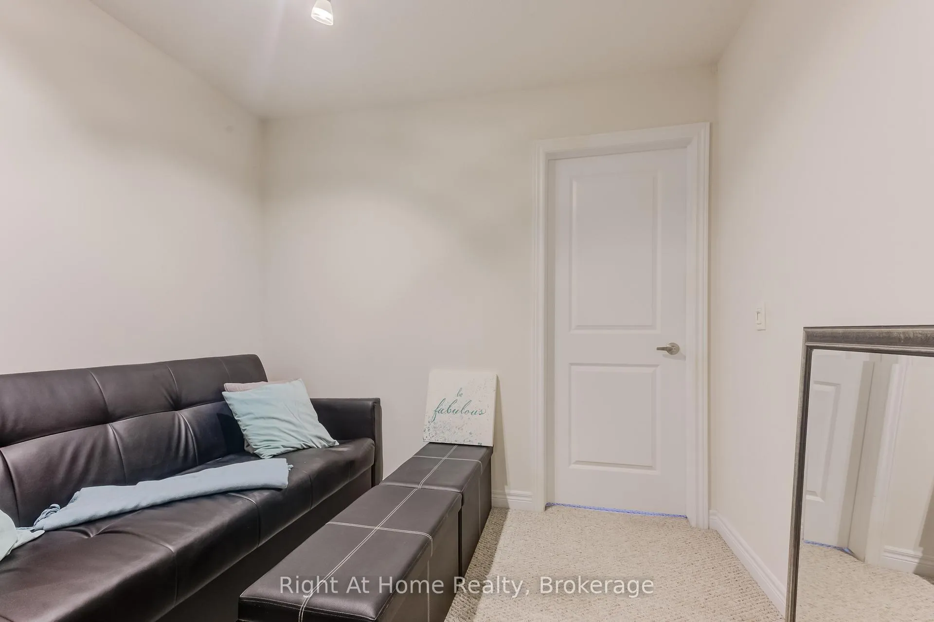 Photo 18 of 2364 Natasha Circle, Oakville, Bronte Creek — HOMEH