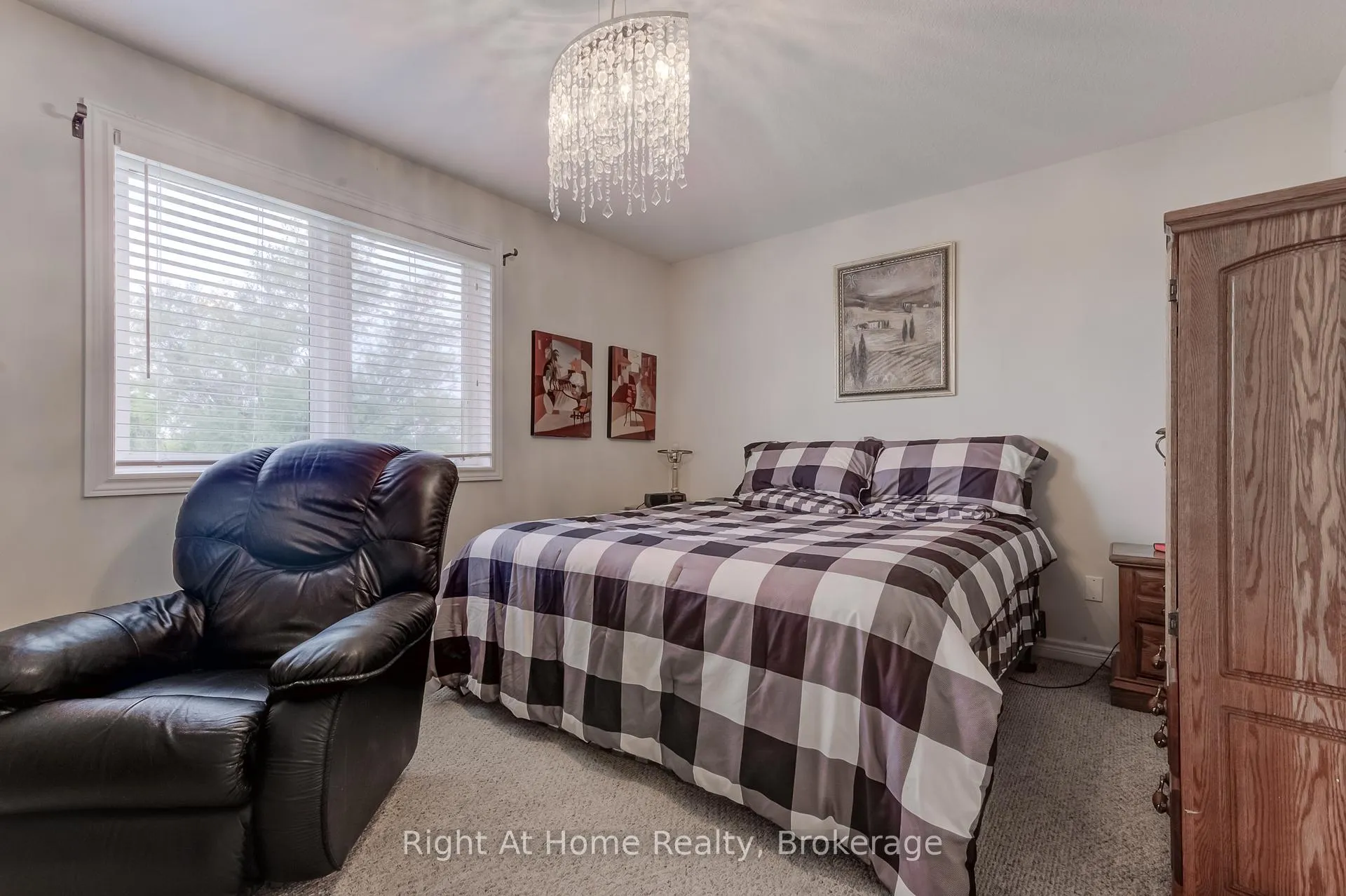 Photo 20 of 2364 Natasha Circle, Oakville, Bronte Creek — HOMEH