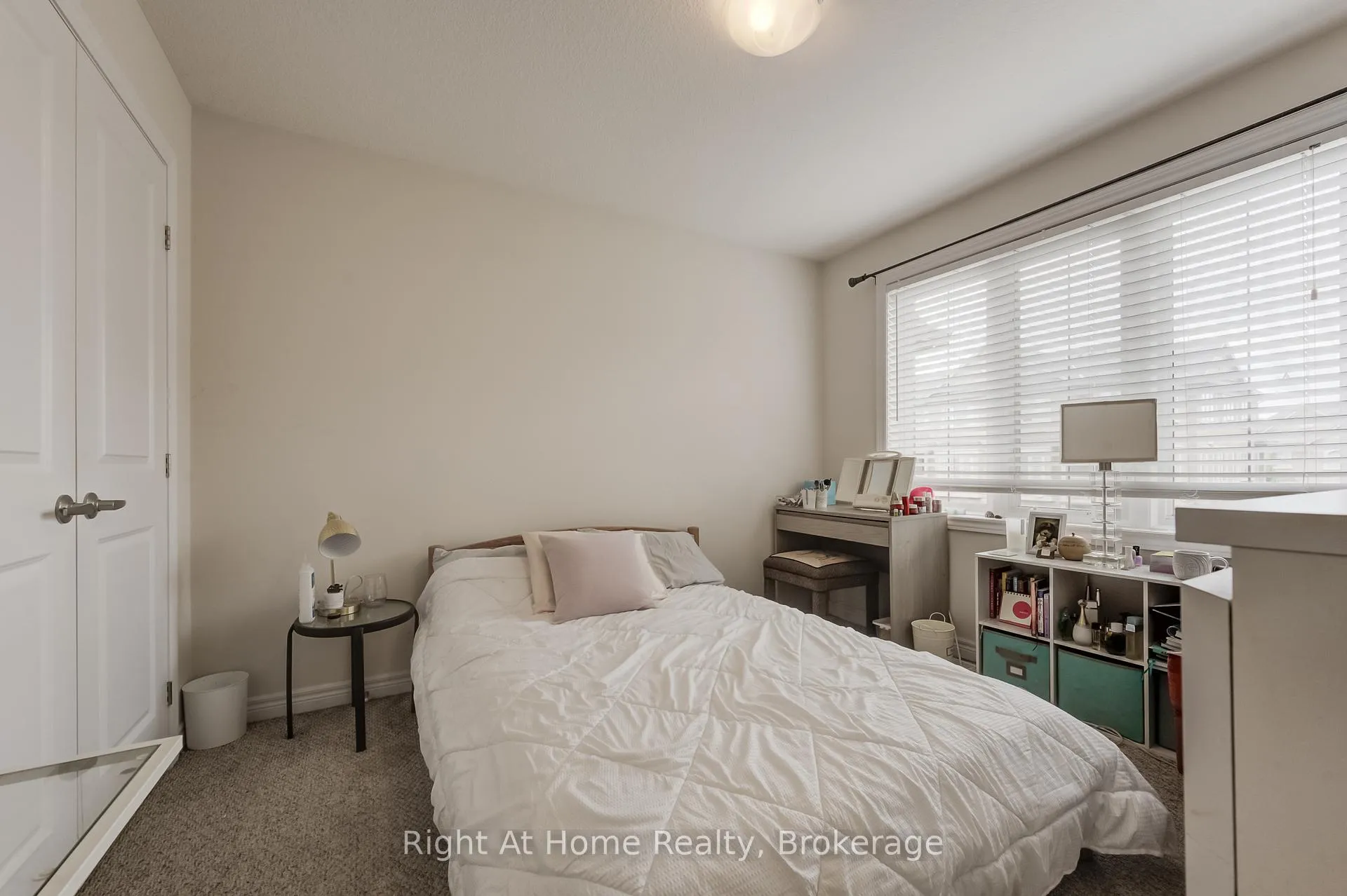Photo 24 of 2364 Natasha Circle, Oakville, Bronte Creek — HOMEH