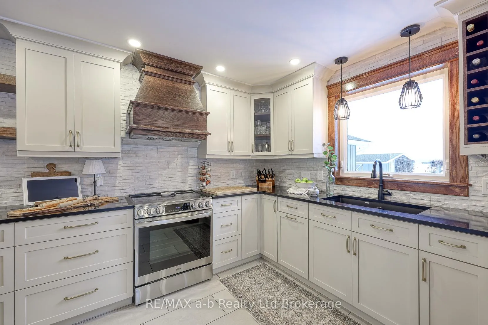Photo 10 of 533968 Cedar Line, Norwich, Burgessville — HOMEH