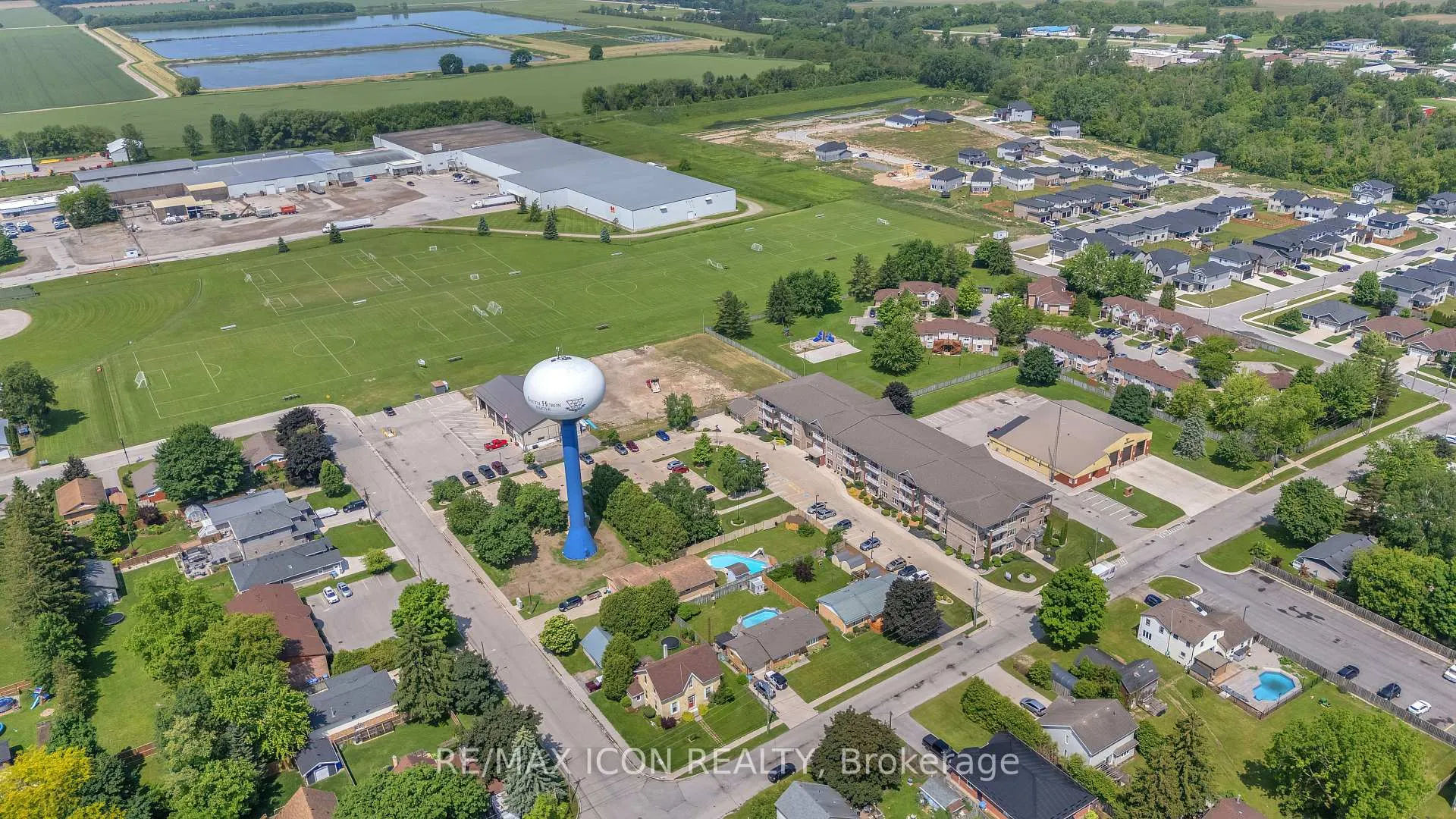 Photo 29 of 89 William Street W, South Huron, Exeter — HOMEH