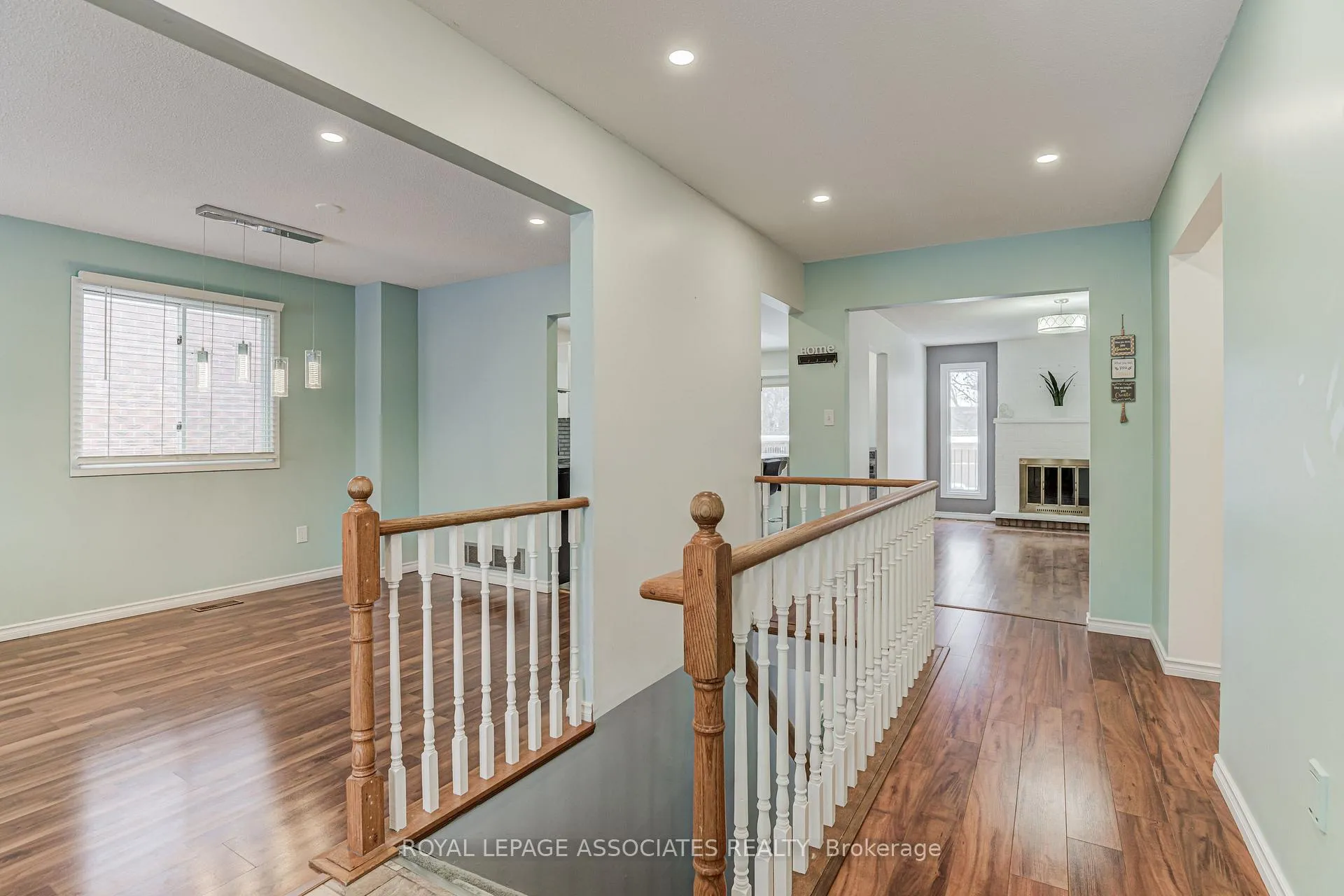 Photo 4 of 130 Cunningham Drive, New Tecumseth, Alliston — HOMEH