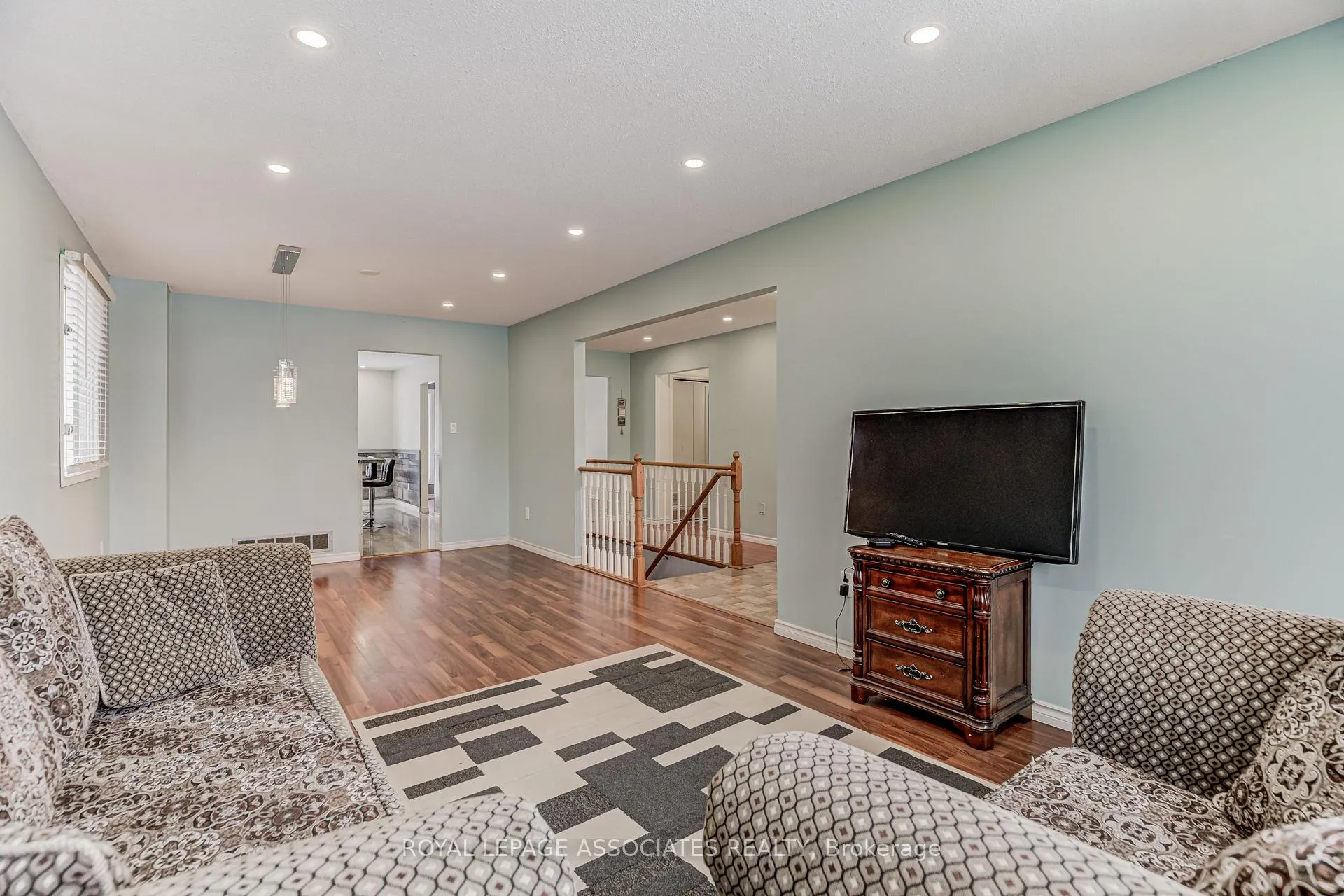 Photo 6 of 130 Cunningham Drive, New Tecumseth, Alliston — HOMEH