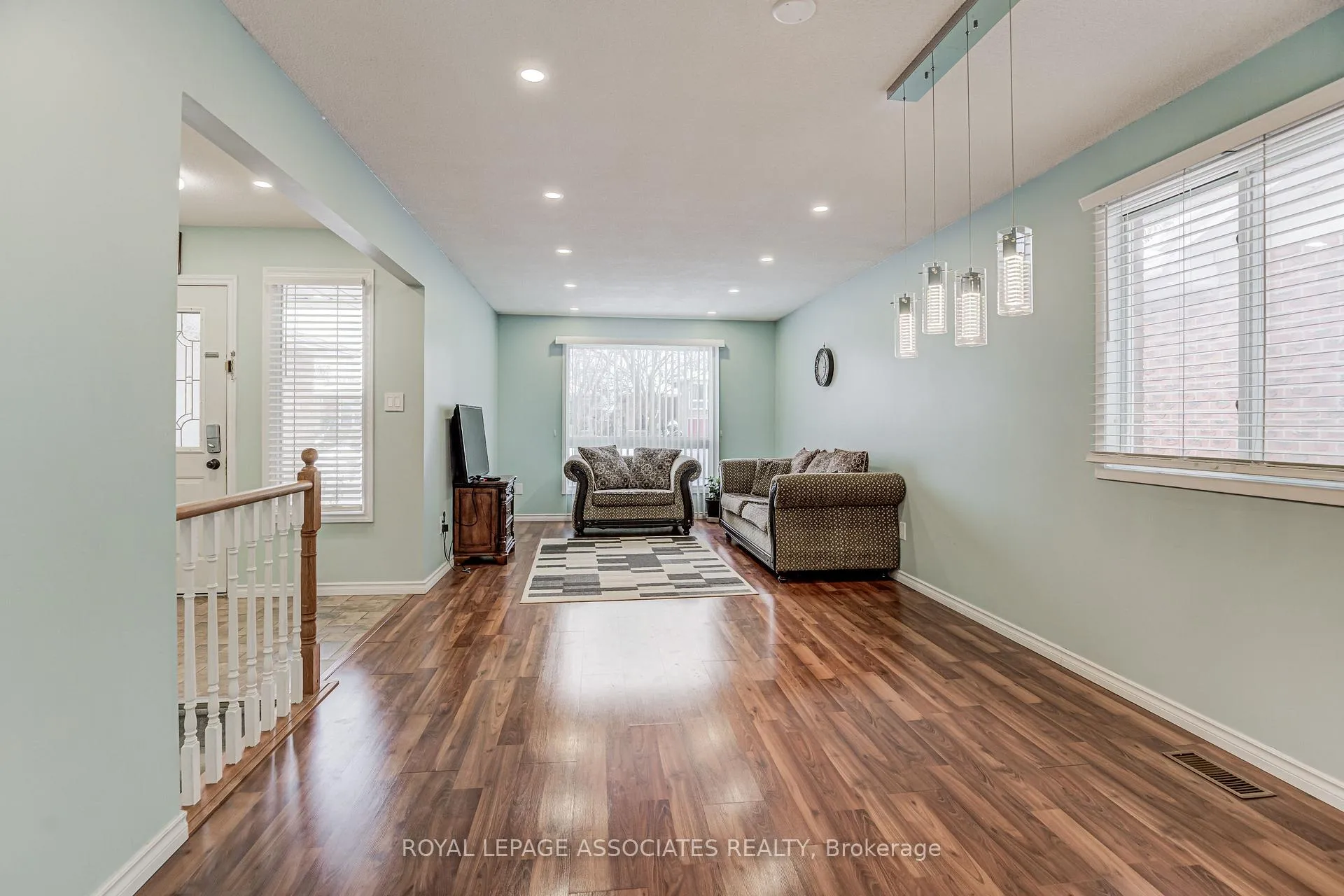 Photo 7 of 130 Cunningham Drive, New Tecumseth, Alliston — HOMEH