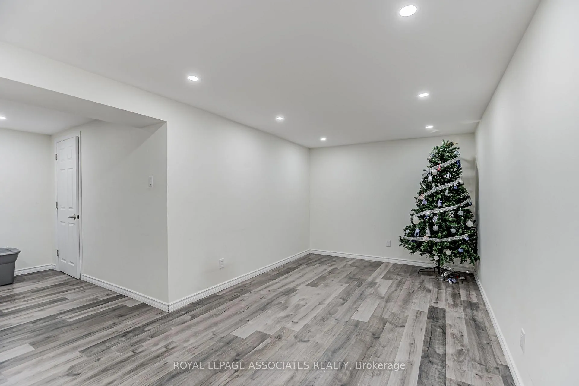 Photo 35 of 130 Cunningham Drive, New Tecumseth, Alliston — HOMEH
