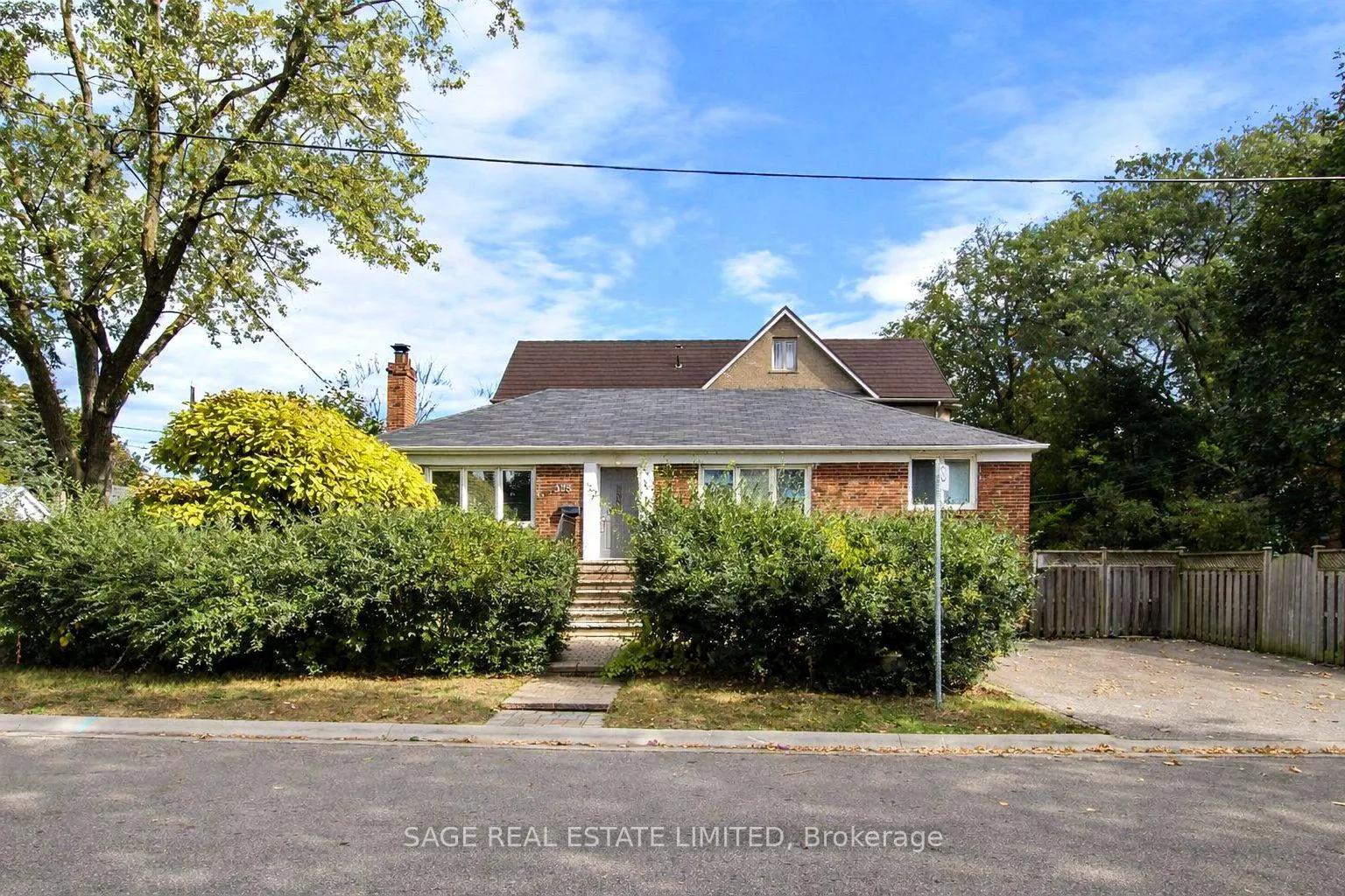 Photo 1 of 375 Lawrence Avenue W, Toronto, Bedford Park-Nortown — HOMEH
