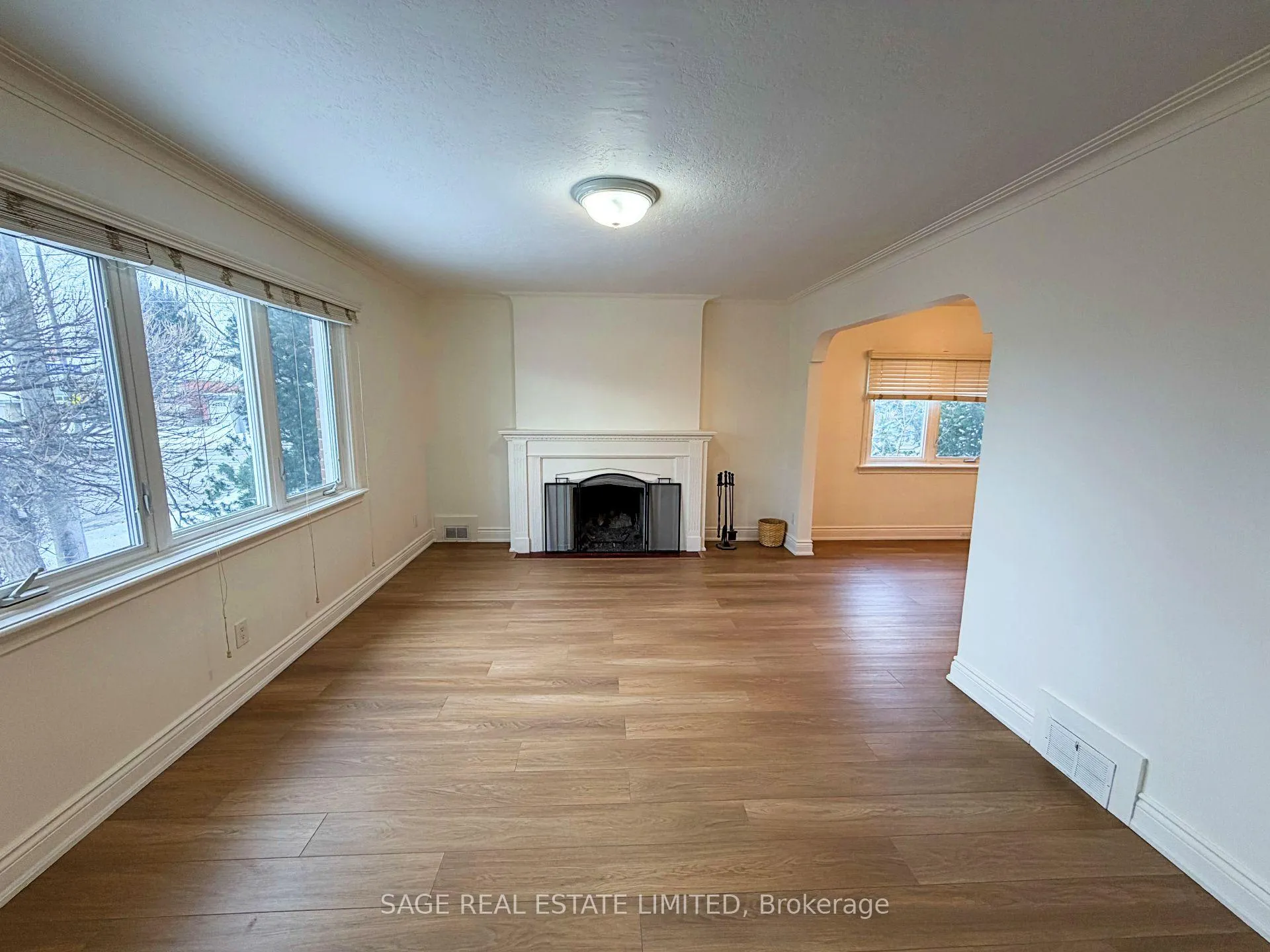 Photo 2 of 375 Lawrence Avenue W, Toronto, Bedford Park-Nortown — HOMEH