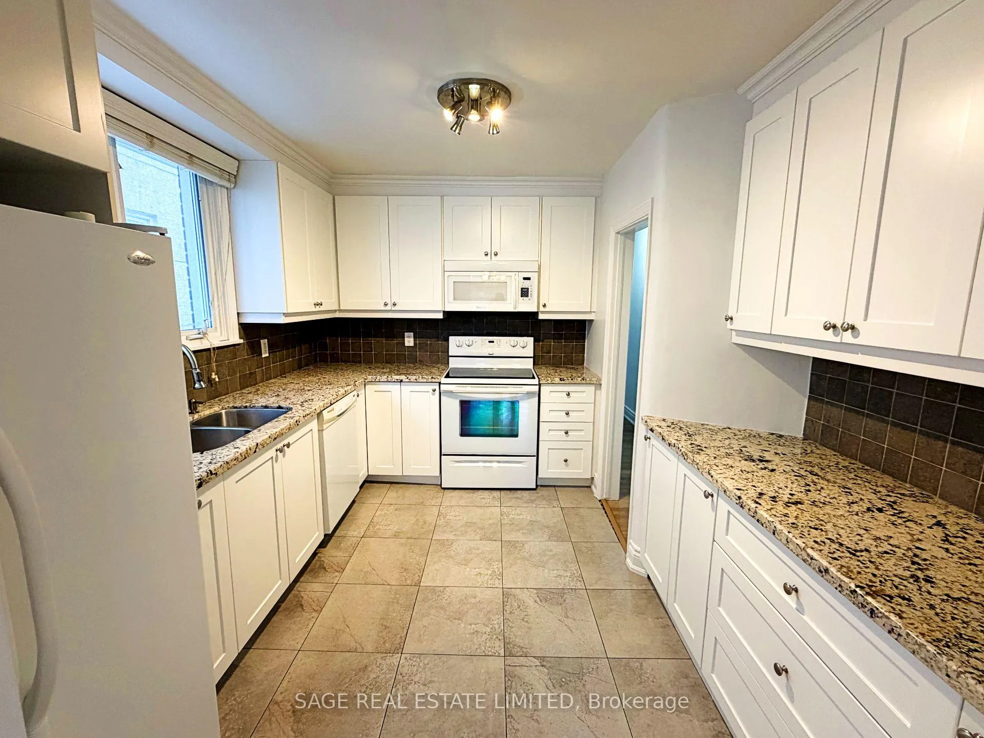 Photo 5 of 375 Lawrence Avenue W, Toronto, Bedford Park-Nortown — HOMEH