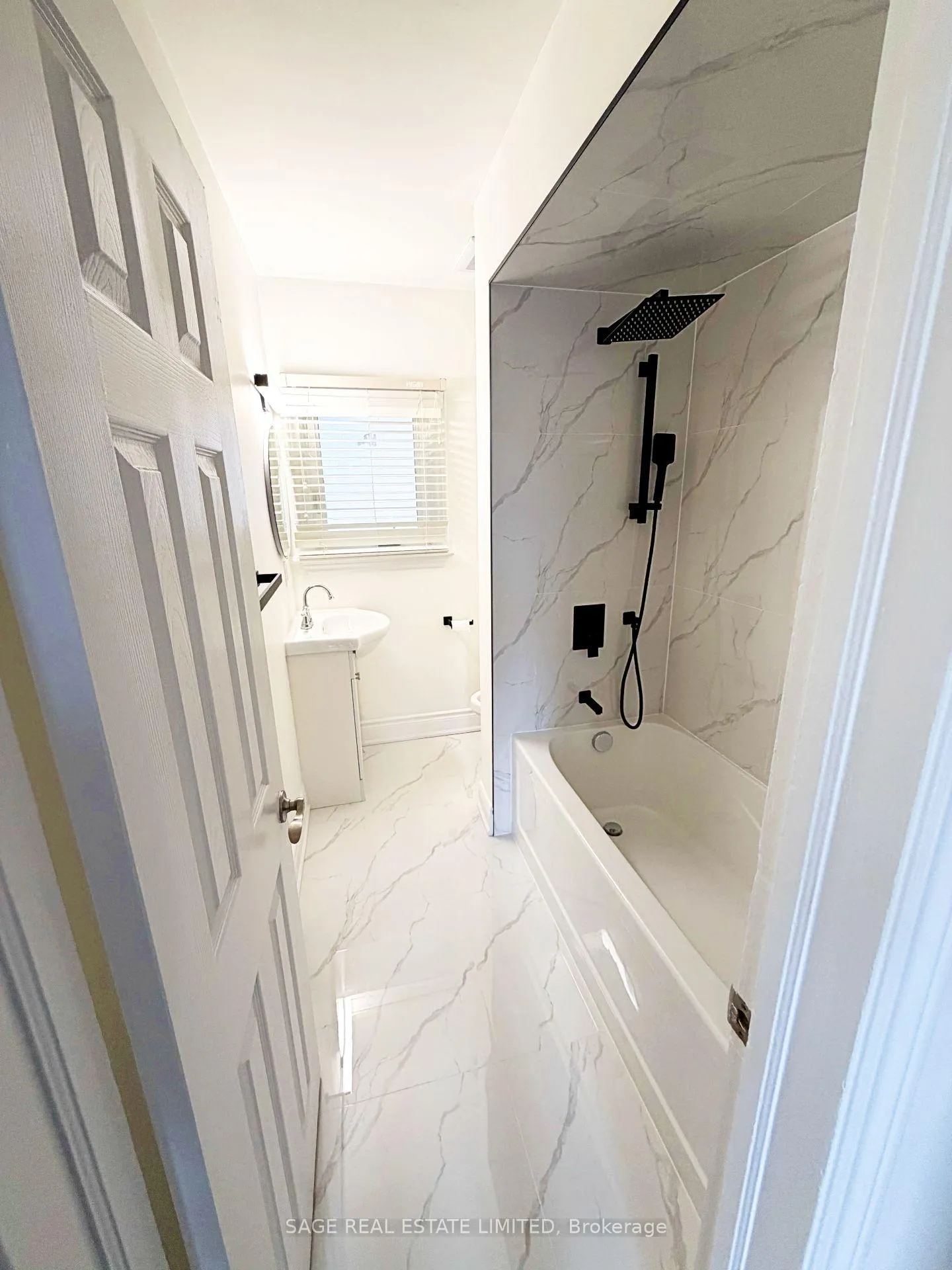 Photo 6 of 375 Lawrence Avenue W, Toronto, Bedford Park-Nortown — HOMEH