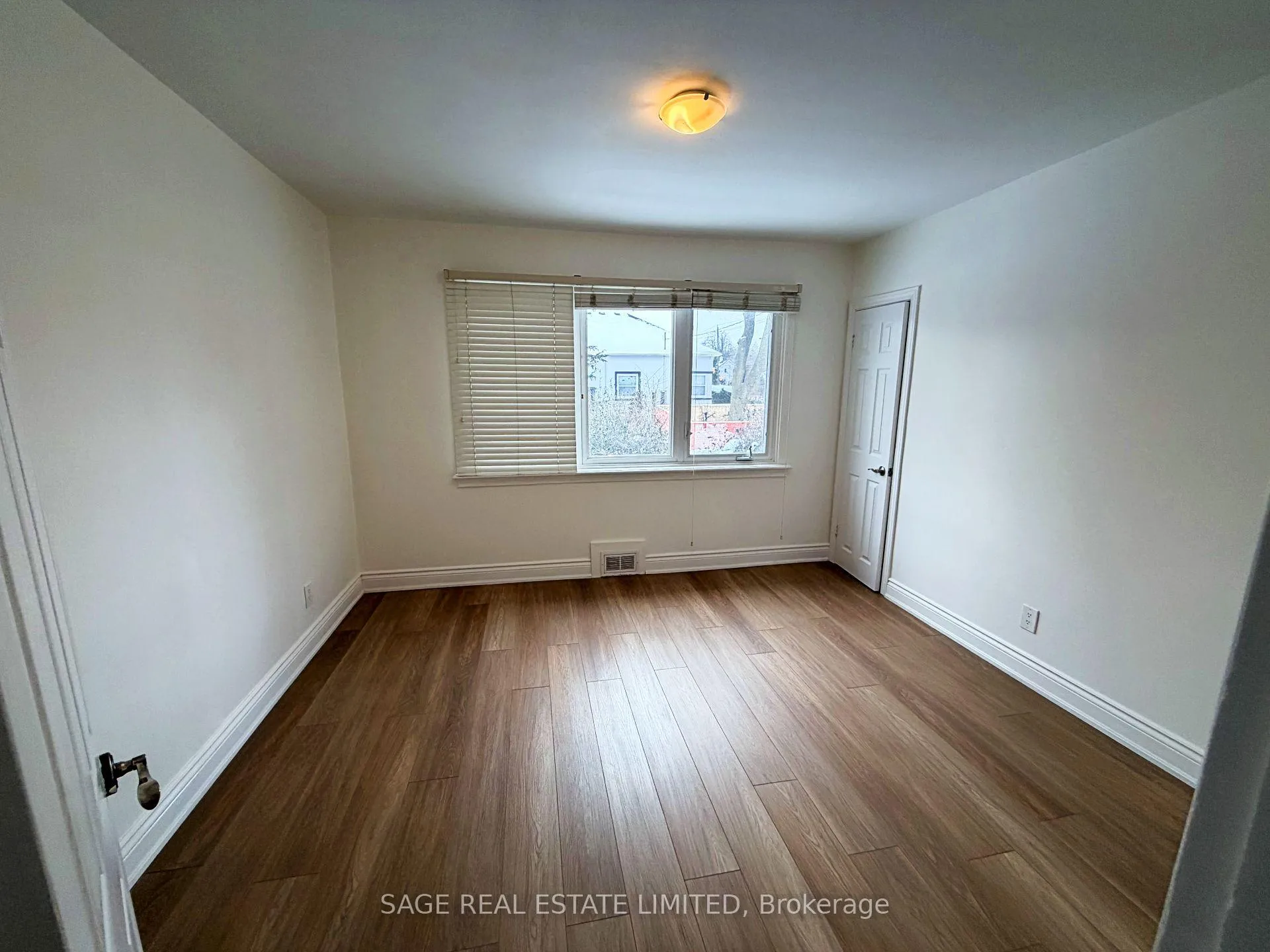 Photo 7 of 375 Lawrence Avenue W, Toronto, Bedford Park-Nortown — HOMEH